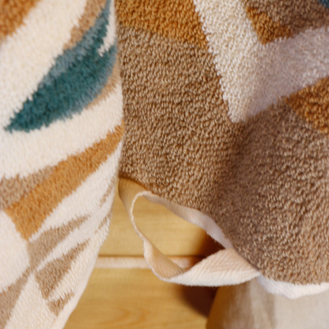 Pendleton Oversized Jacquard Spa Towel Ivory Rock Point Pattern