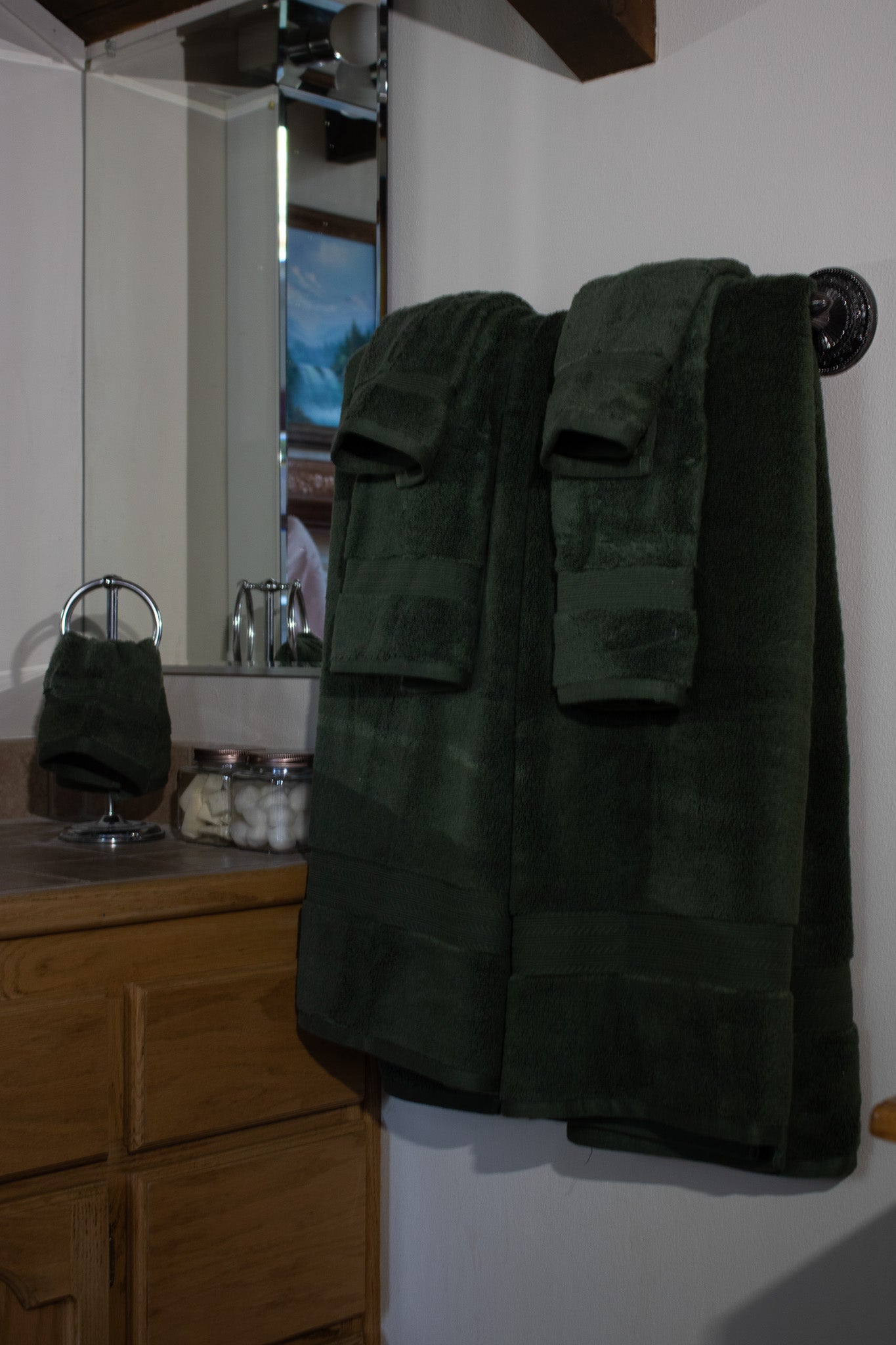 Joie Home Set of 2 Premium Dark Green Hand Towels in 100% Cotton