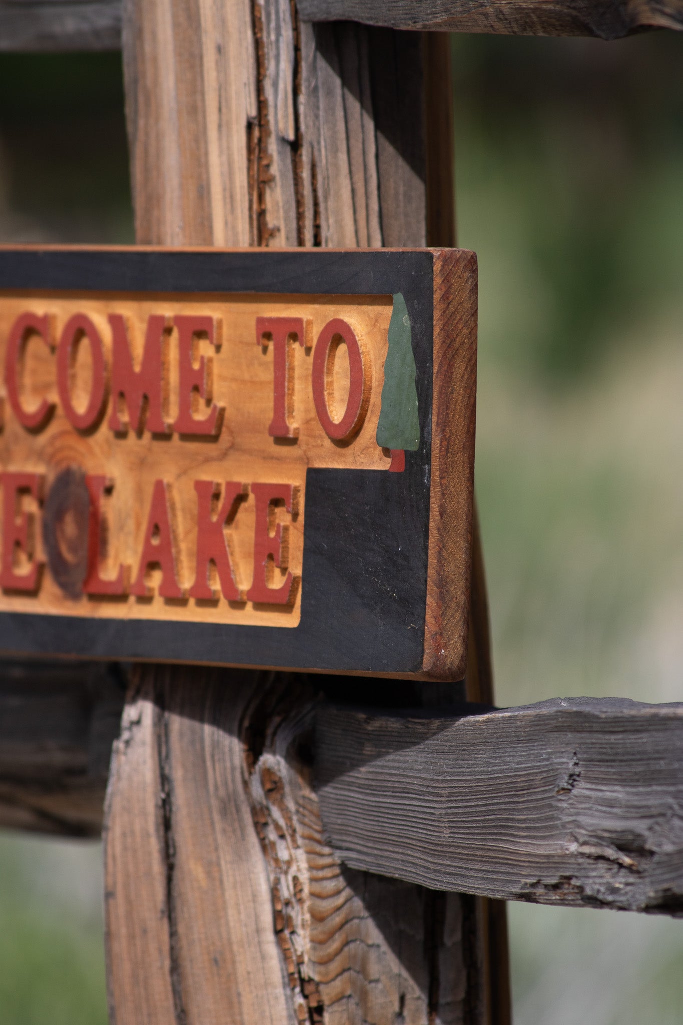 "Welcome To the Lake" Wooded Sign