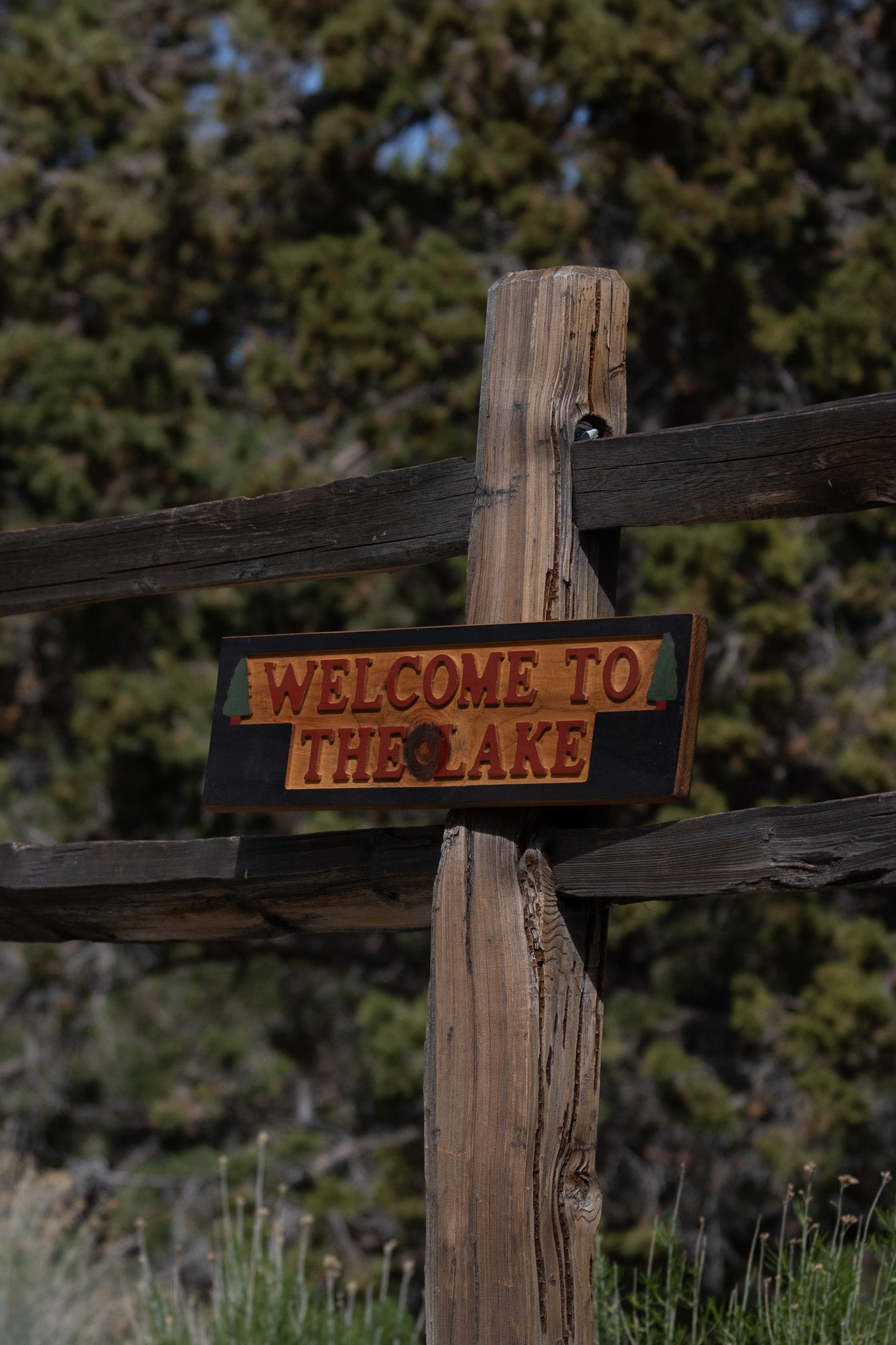 "Welcome To the Lake" Wooded Sign