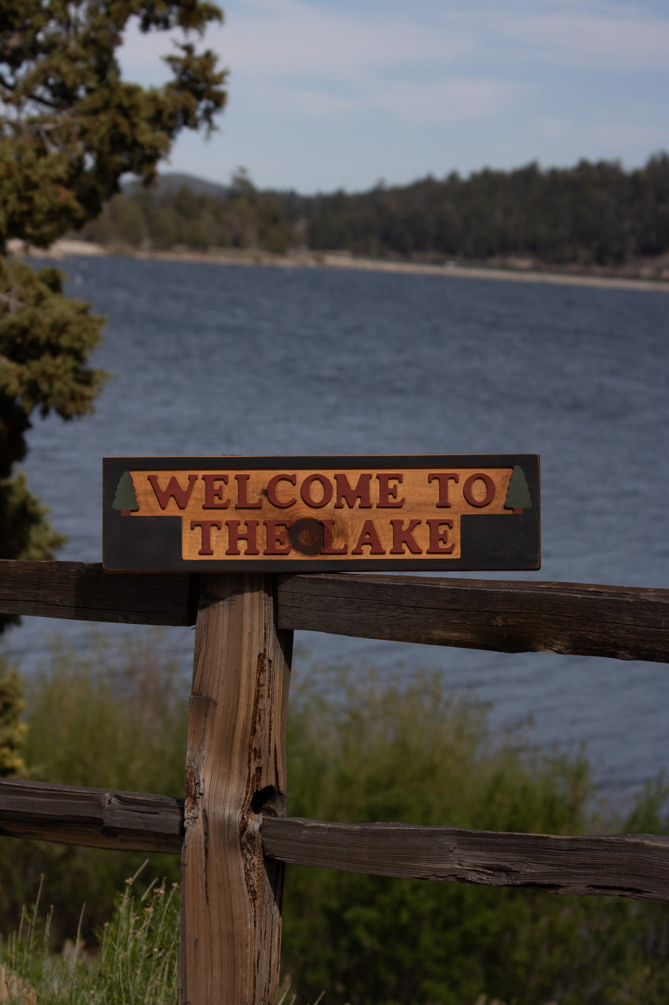 "Welcome To the Lake" Wooded Sign