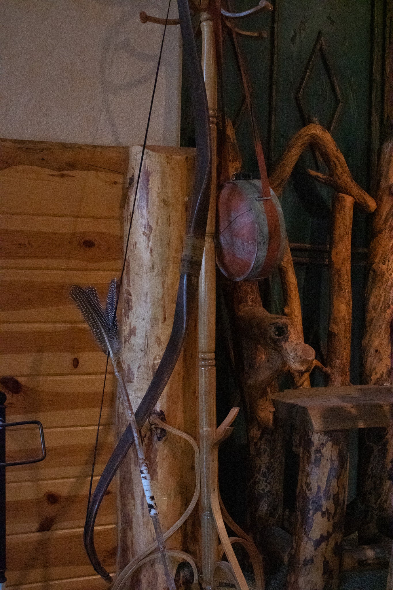 Vintage 1930's-1940's Native American Recurve Bow and Arrow Set