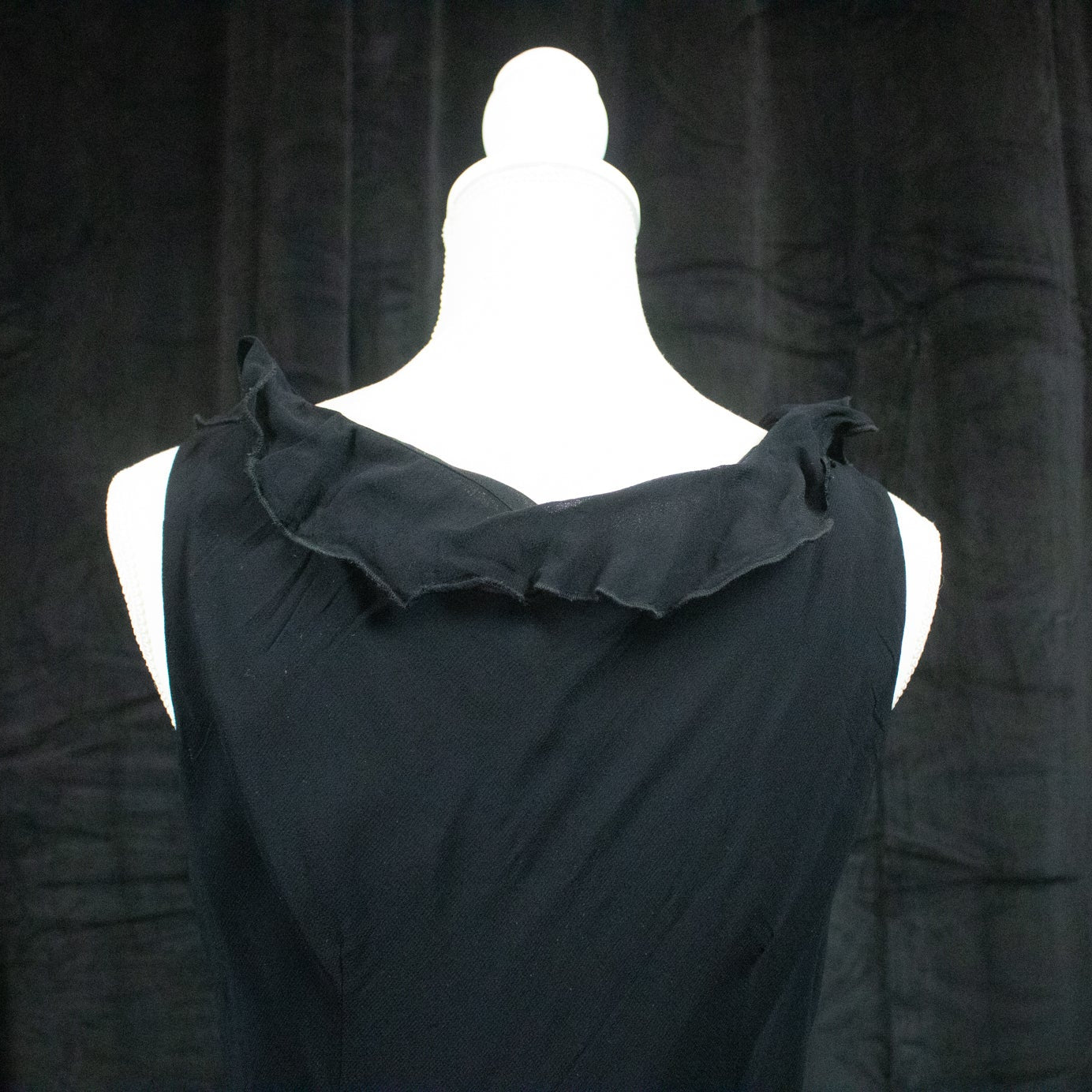 Tessuto Black Mid Length Dress With V - neckLine and Flowy Detail