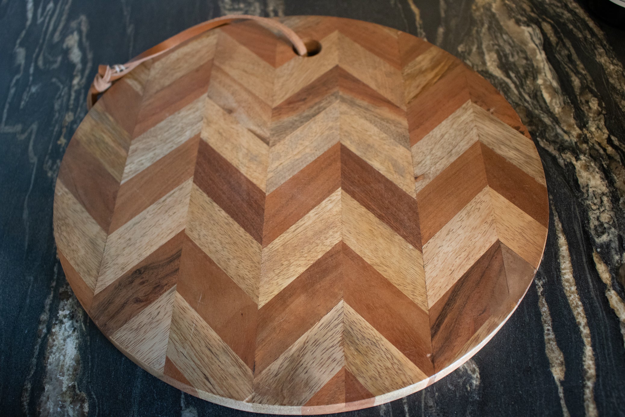 Wooden Cutting Board Round Chevron Board with Leather Storage Rope