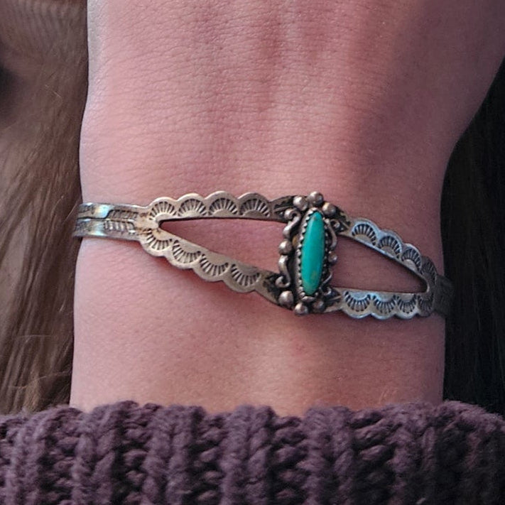 Vintage Navajo Oval Hachita Turquoise Sterling Silver Cuff Bracelet Handmade in New Mexico