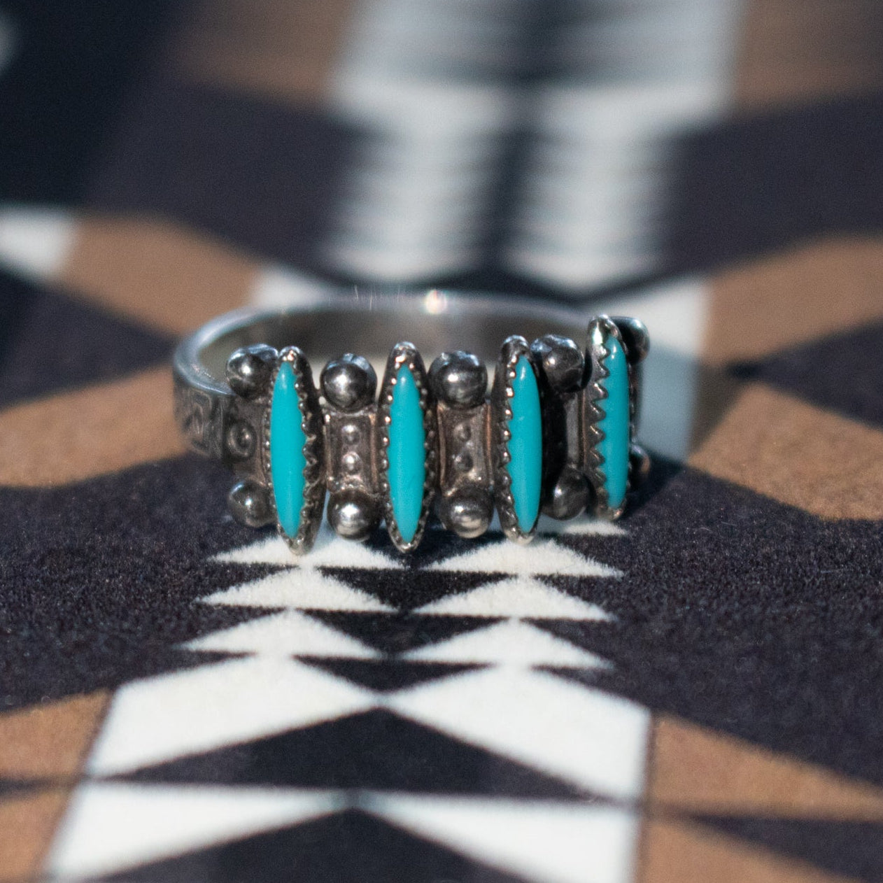 Vintage Zuni Petit Needlepoint Turquoise Ring Sterling Silver Etch-work Size 5.5