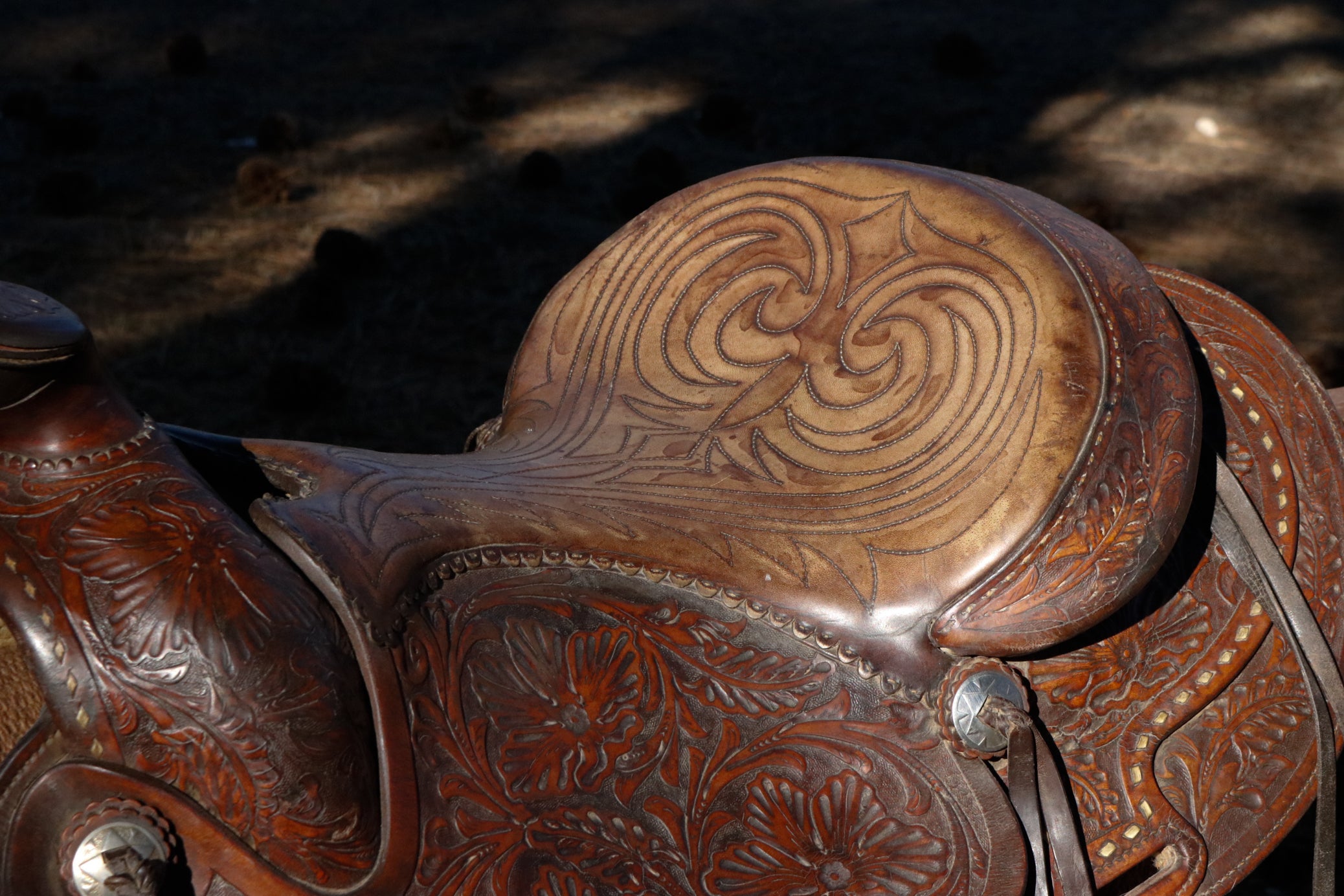 Vintage 1947 Tex Tan Heregord Series 16 inch Western Show Saddle Model Number 3420