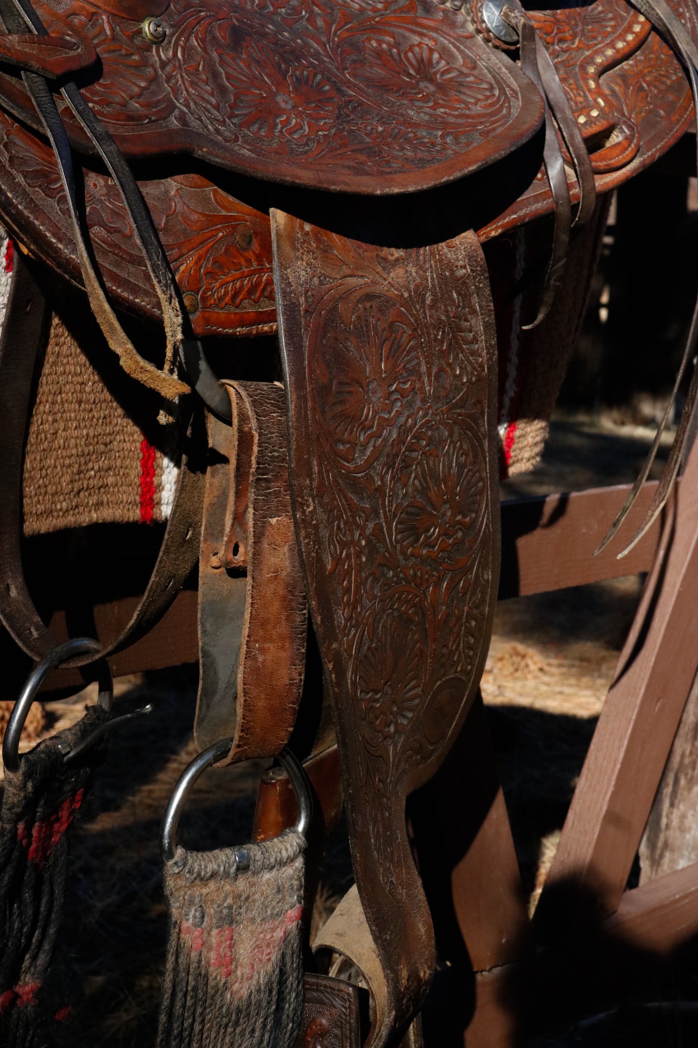 Vintage 1947 Tex Tan Heregord Series 16 inch Western Show Saddle Model Number 3420