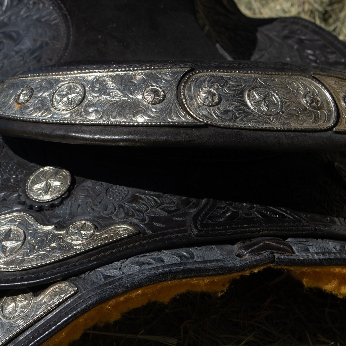 Tough 1 Silver Royal Hand-Crafted Premium Leather 13 Inch Youth Saddle