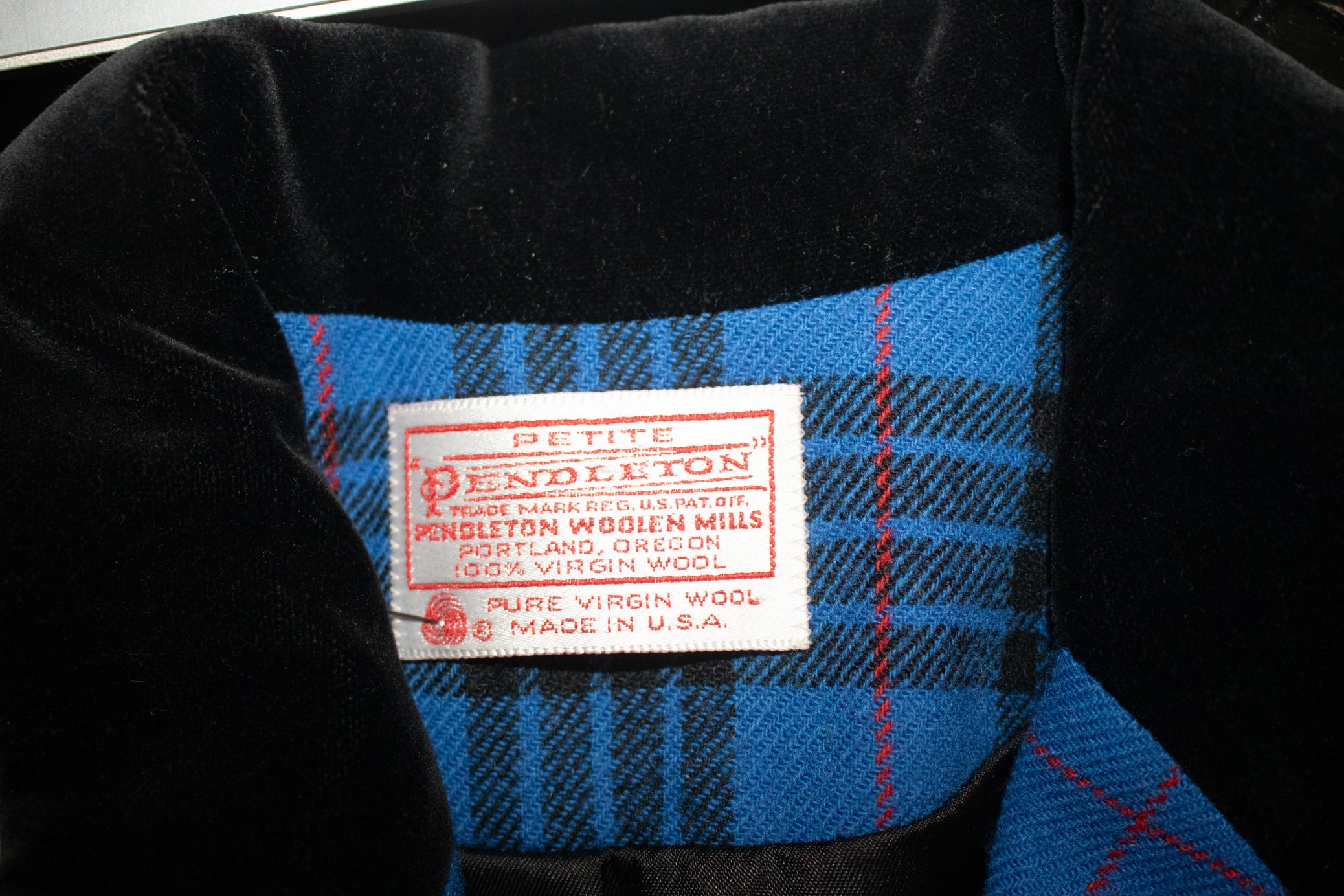 Pendleton Plaid Blazer Womens Size 12 100% Virgin Wool Made in USA Blue Jacket