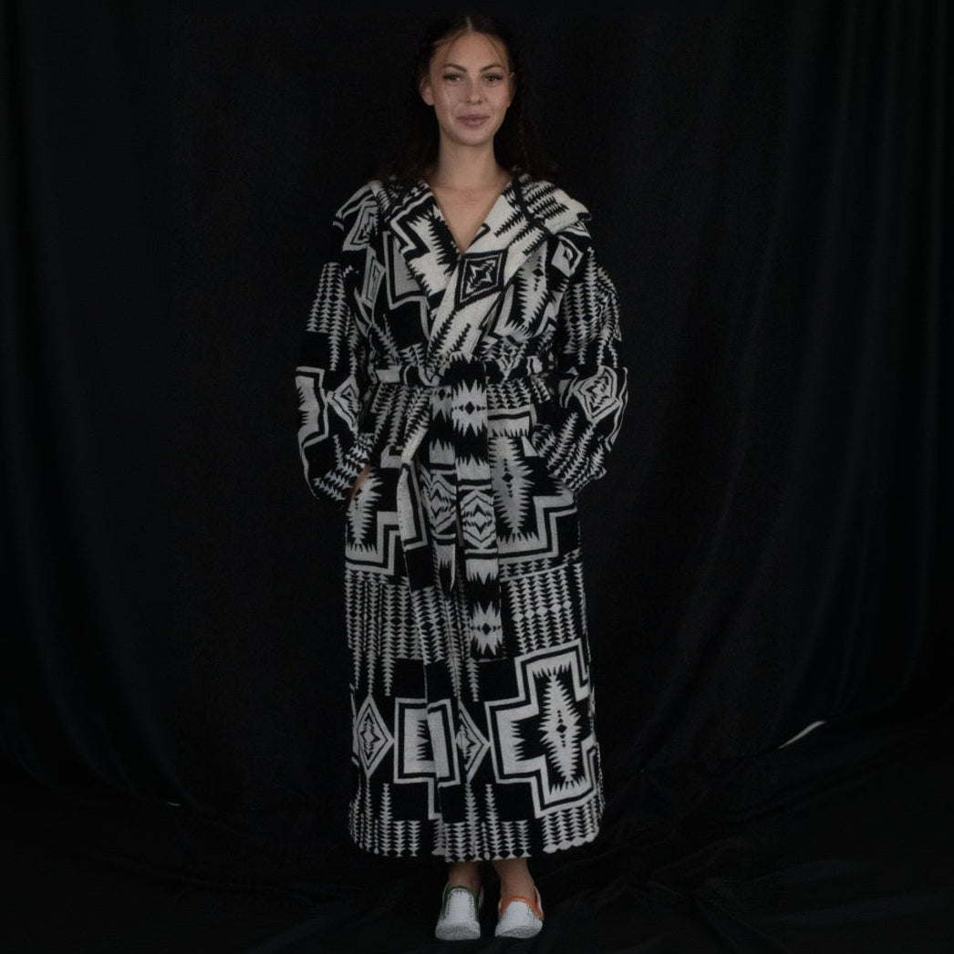 Pendleton Black and White Bathrobe