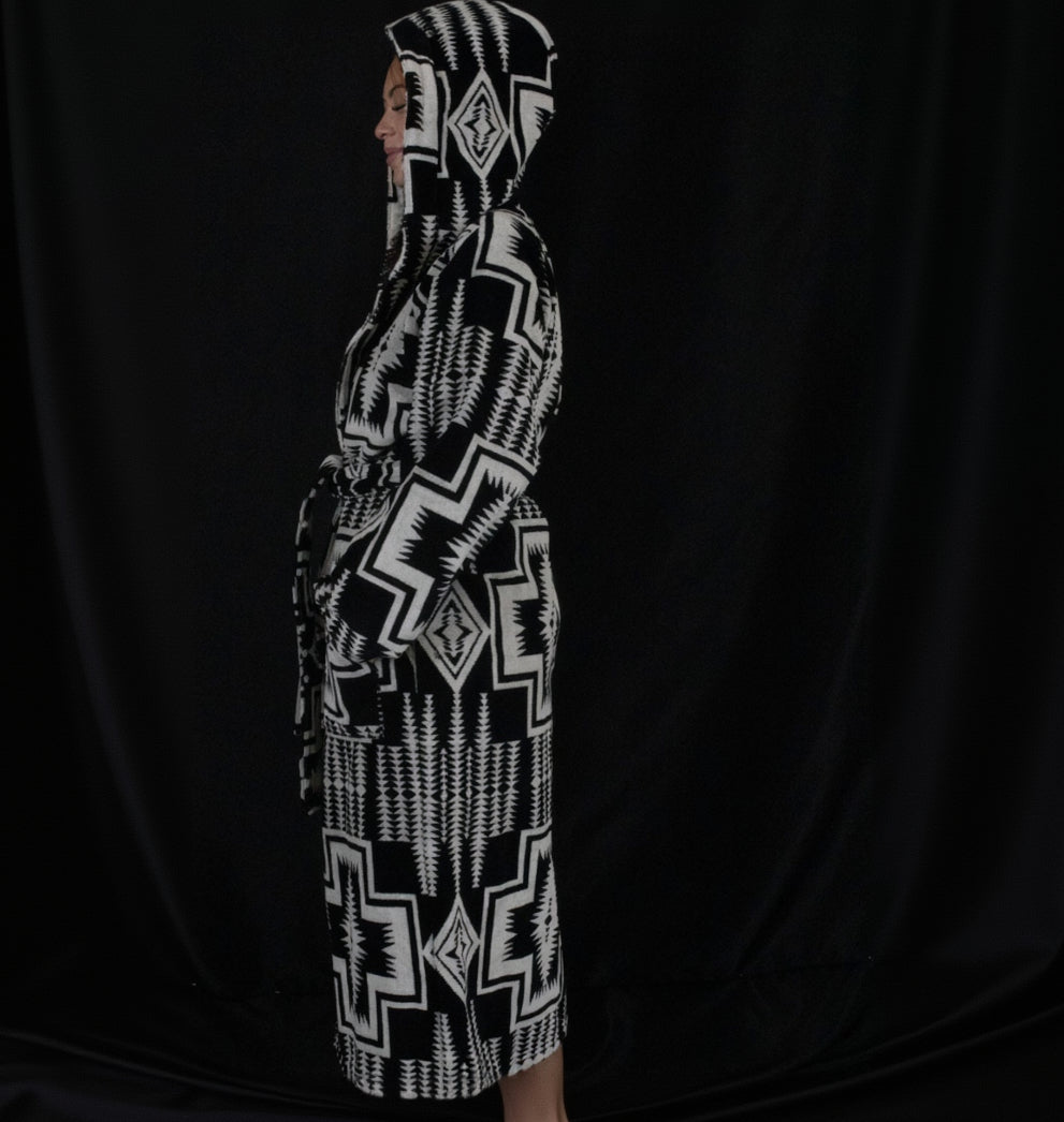 Pendleton Black and White Bathrobe