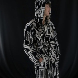 Pendleton Black and White Bathrobe