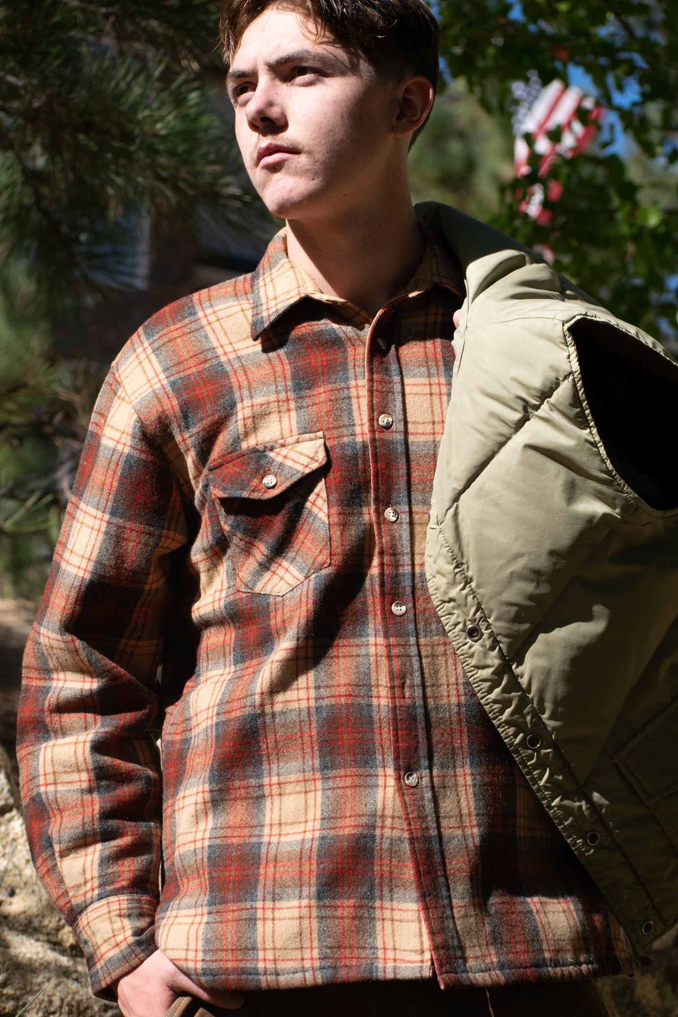Reversible Puffer Vest with Button-Up Front – Versatile Outerwear