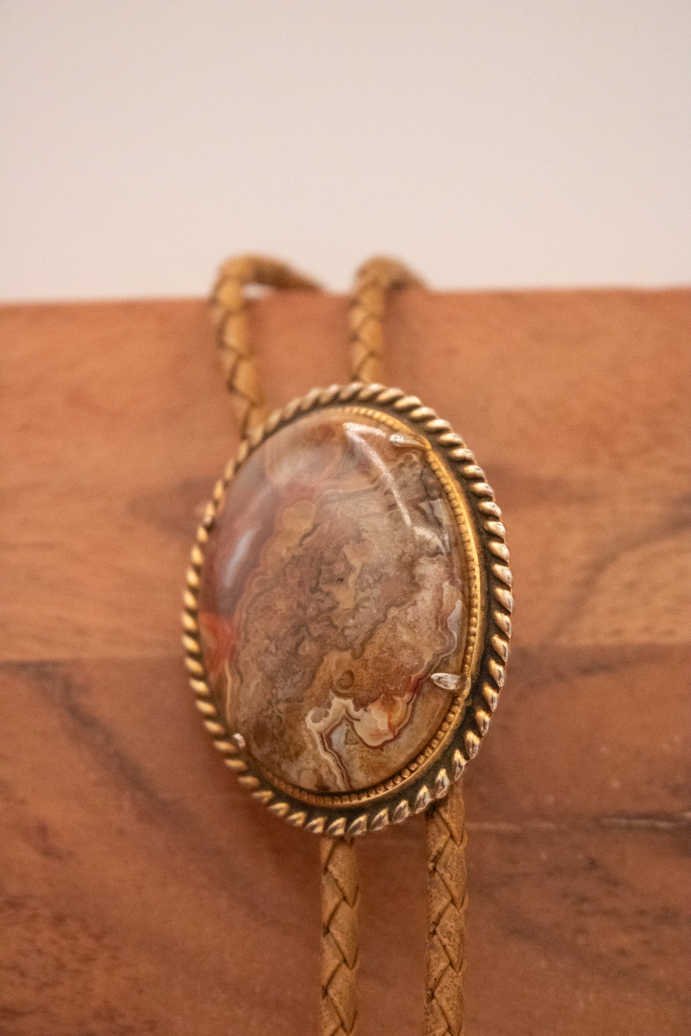 Native American Agate Gemstone Bolo Tie