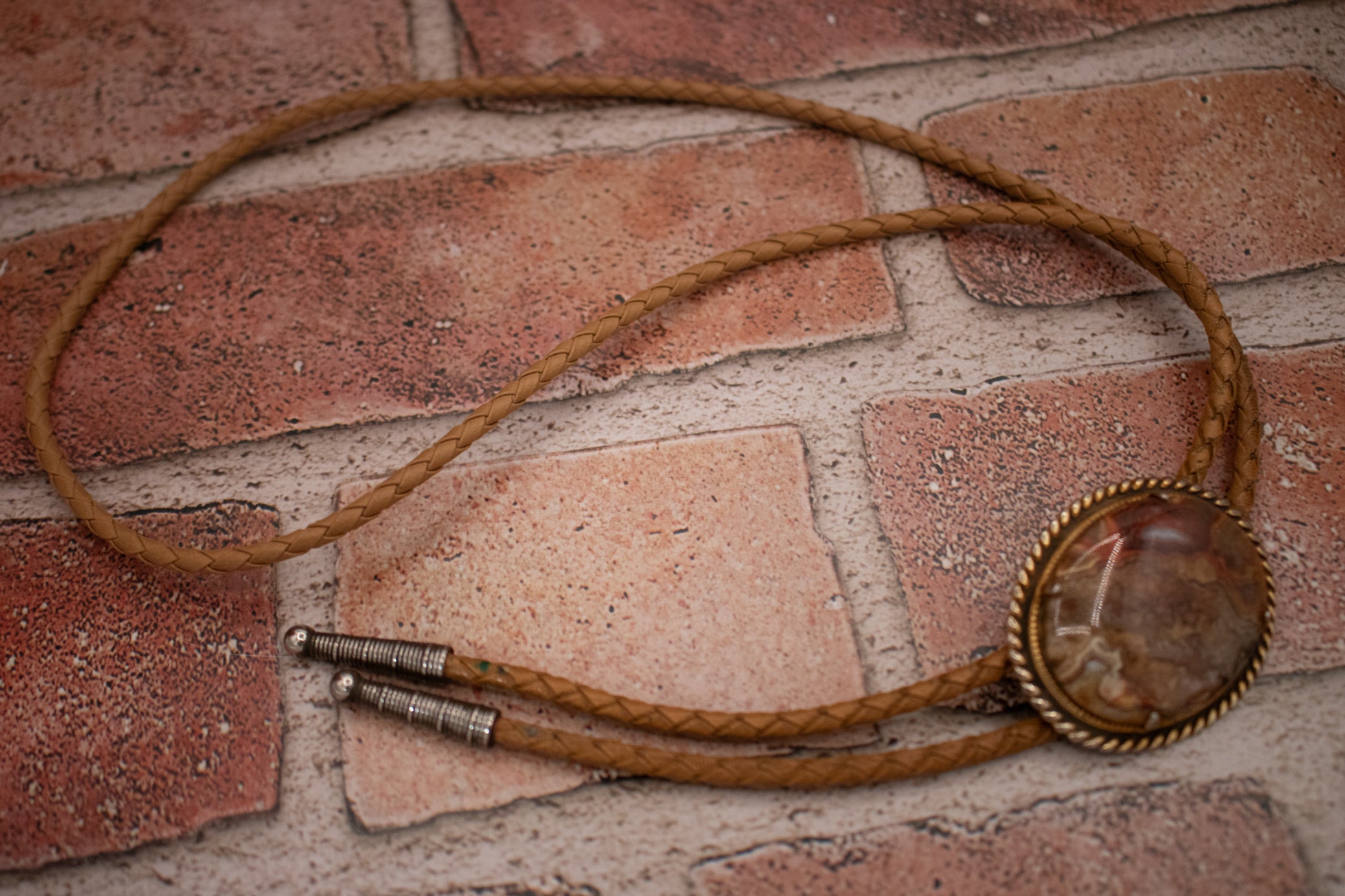Native American Agate Gemstone Bolo Tie