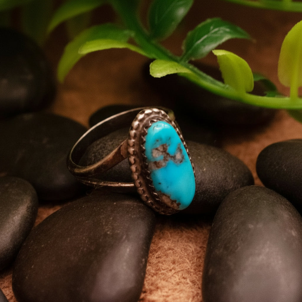 Vintage Navajo Bright Blue Turquoise with Sterling Silver Band Ring Size 5