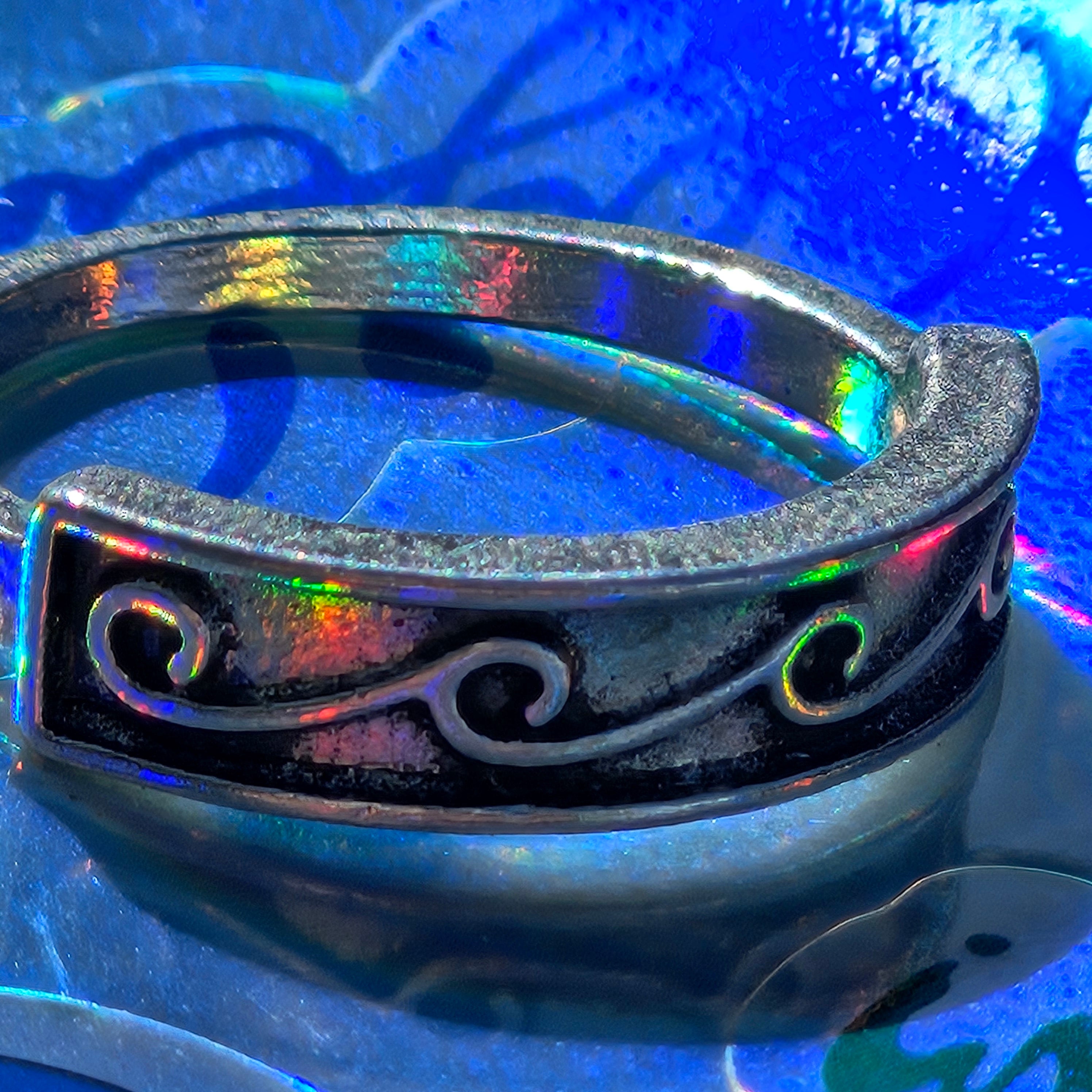 silver plated wave band ring with scroll detailing and oxidized vintage finish size 6.5