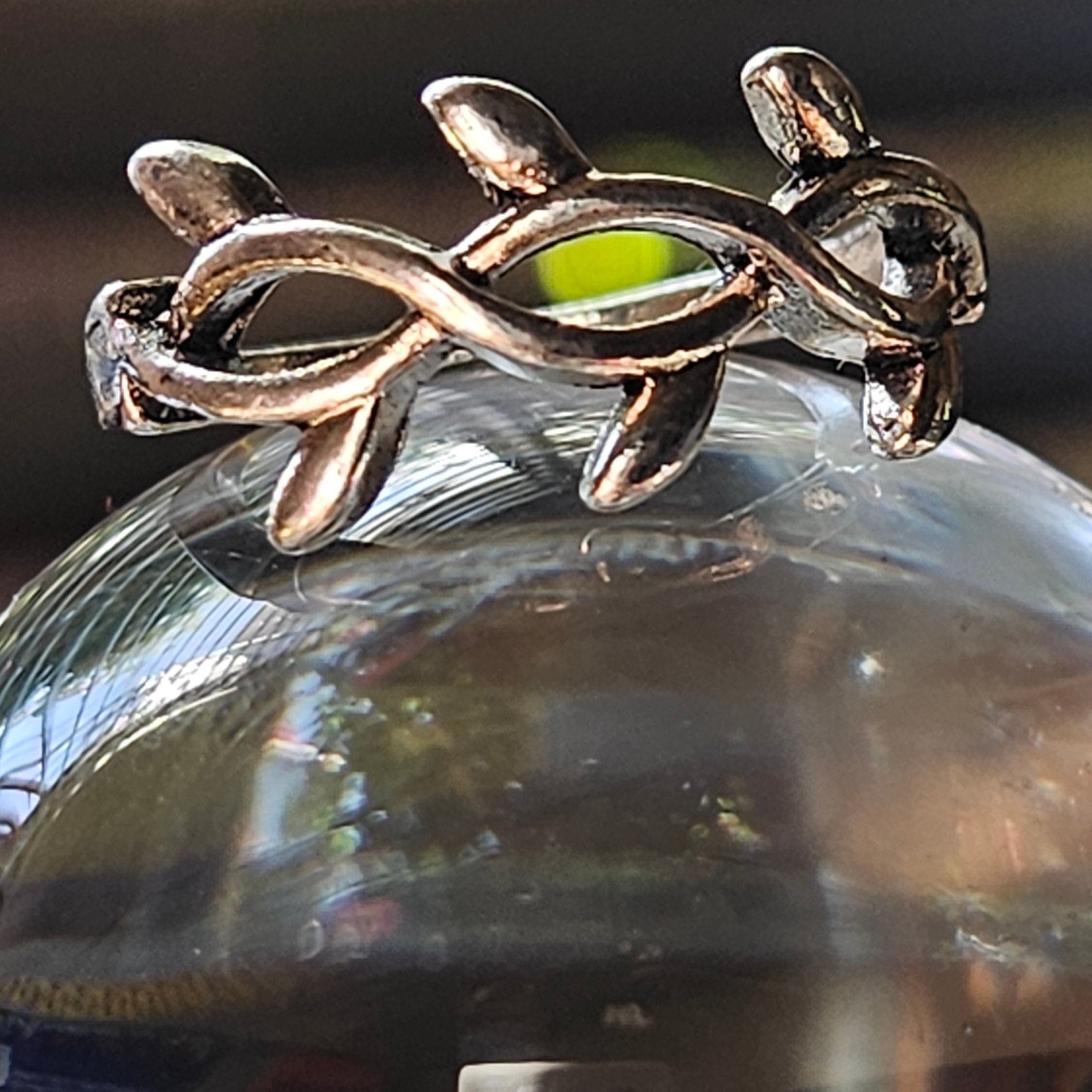 silver plated vine ring with twisted branch and leaf design polished finish size 5.5
