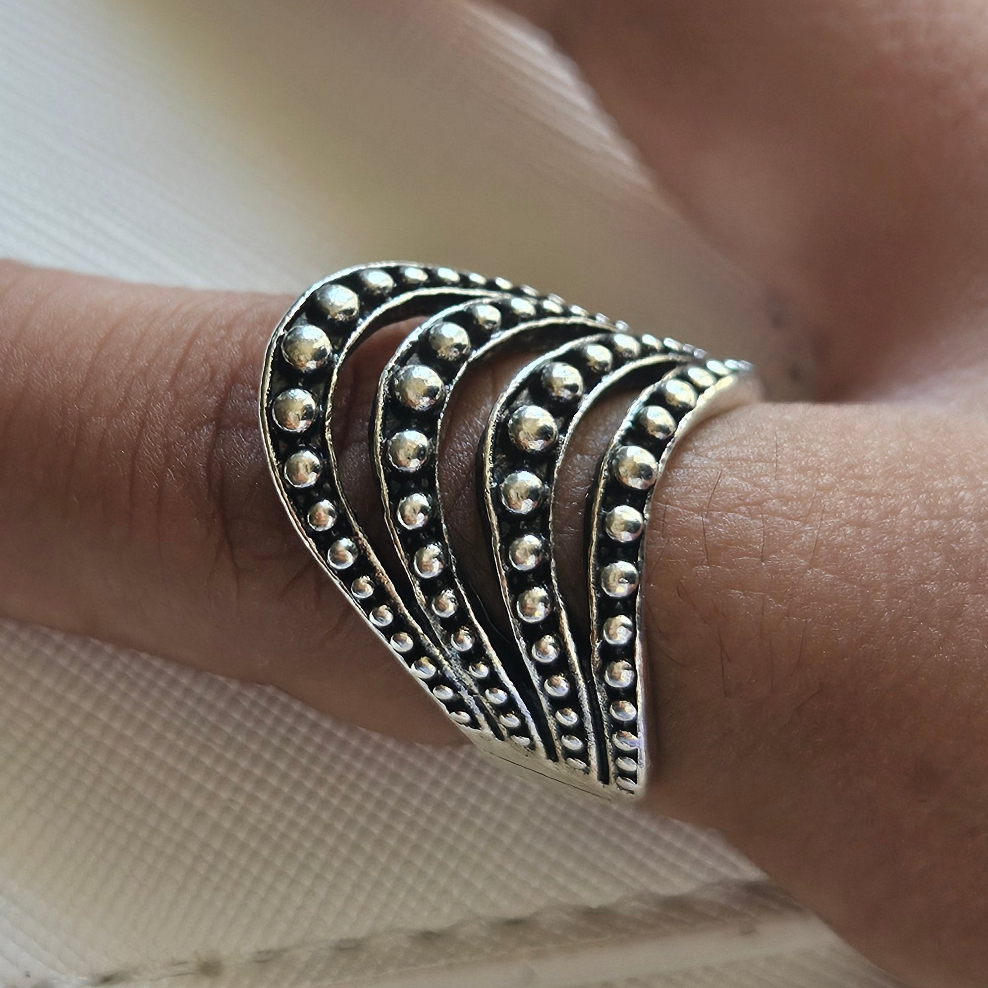 Shiny Alloy Plated Silver Ring Size 8