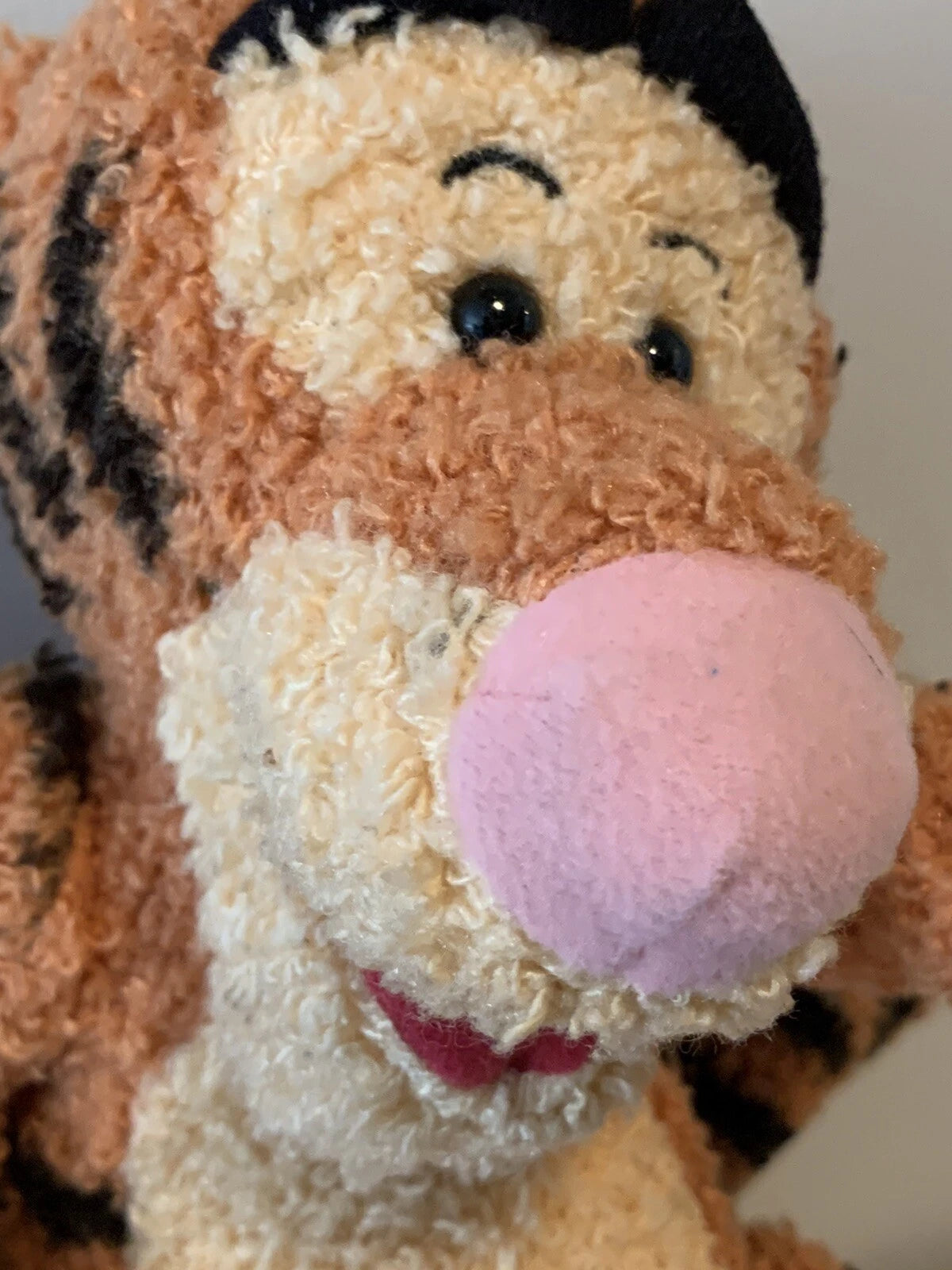 Disney Mattel 1998 Tigger Jointed Talking & Singing 10" Plush Stuffed Animal