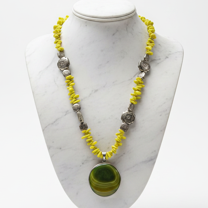 Vintage Navajo Agate Pendant and Serpentine Bead Necklace