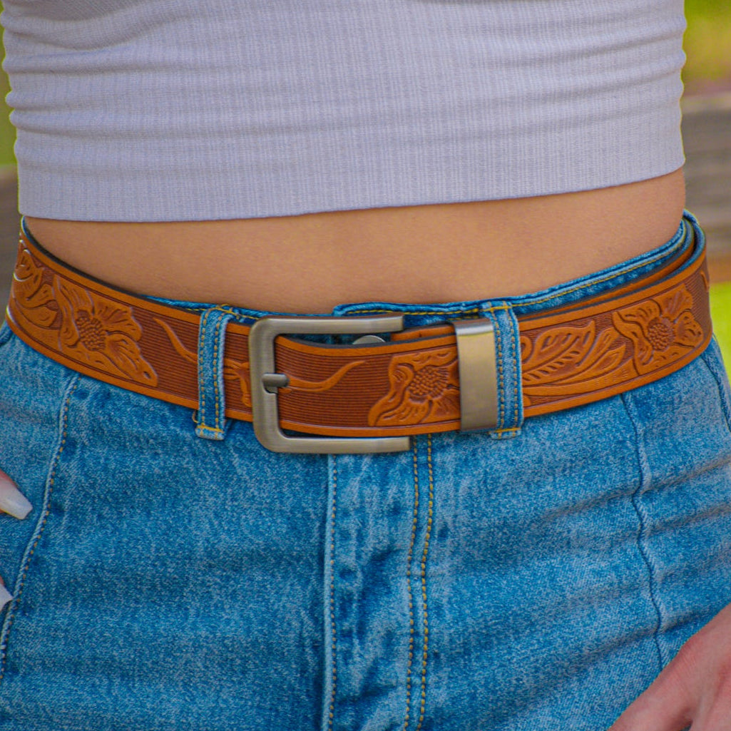 Western Style Leather Belt Featuring Bull Horns and Flowers