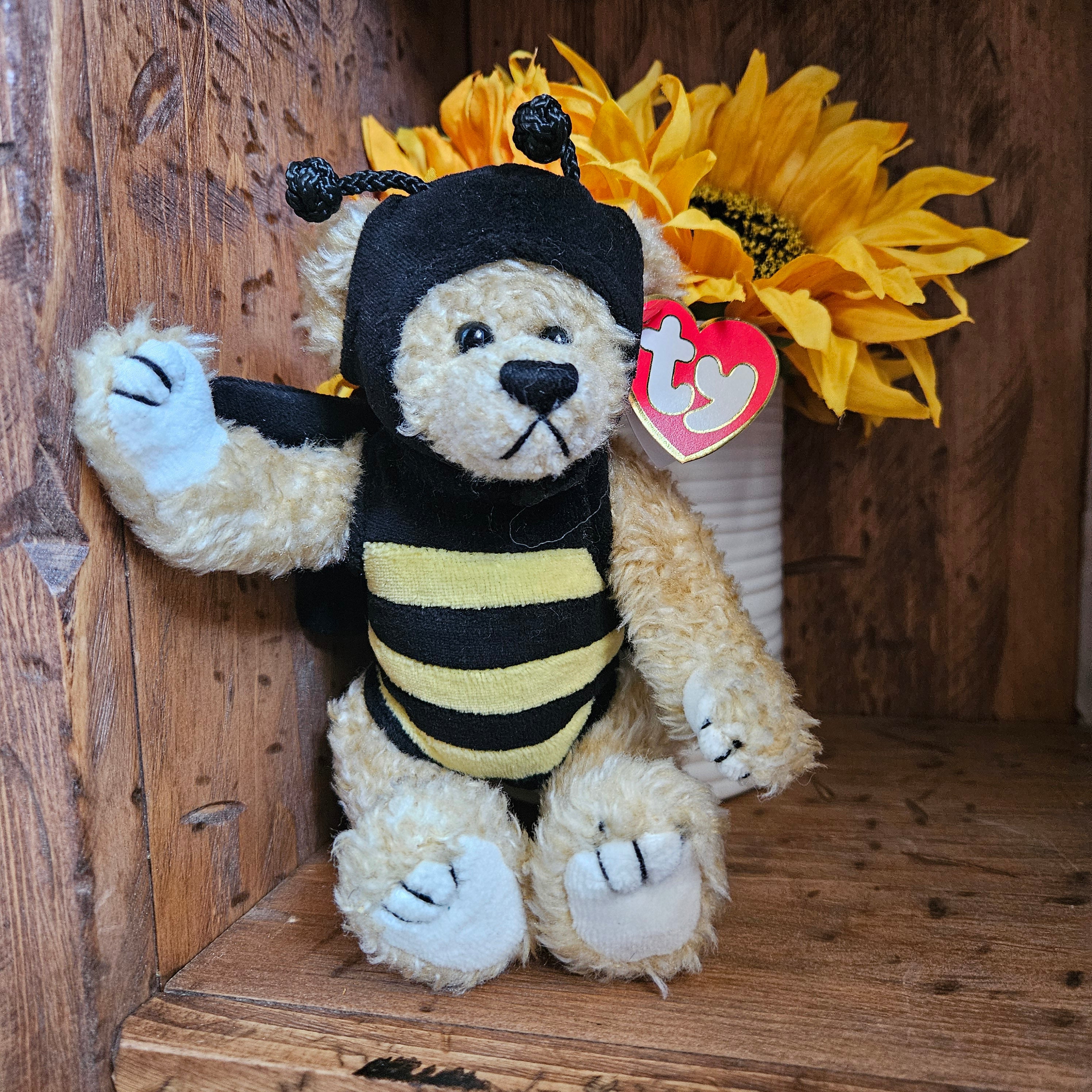 Ty Beanie Babies "Beezee the Bear"