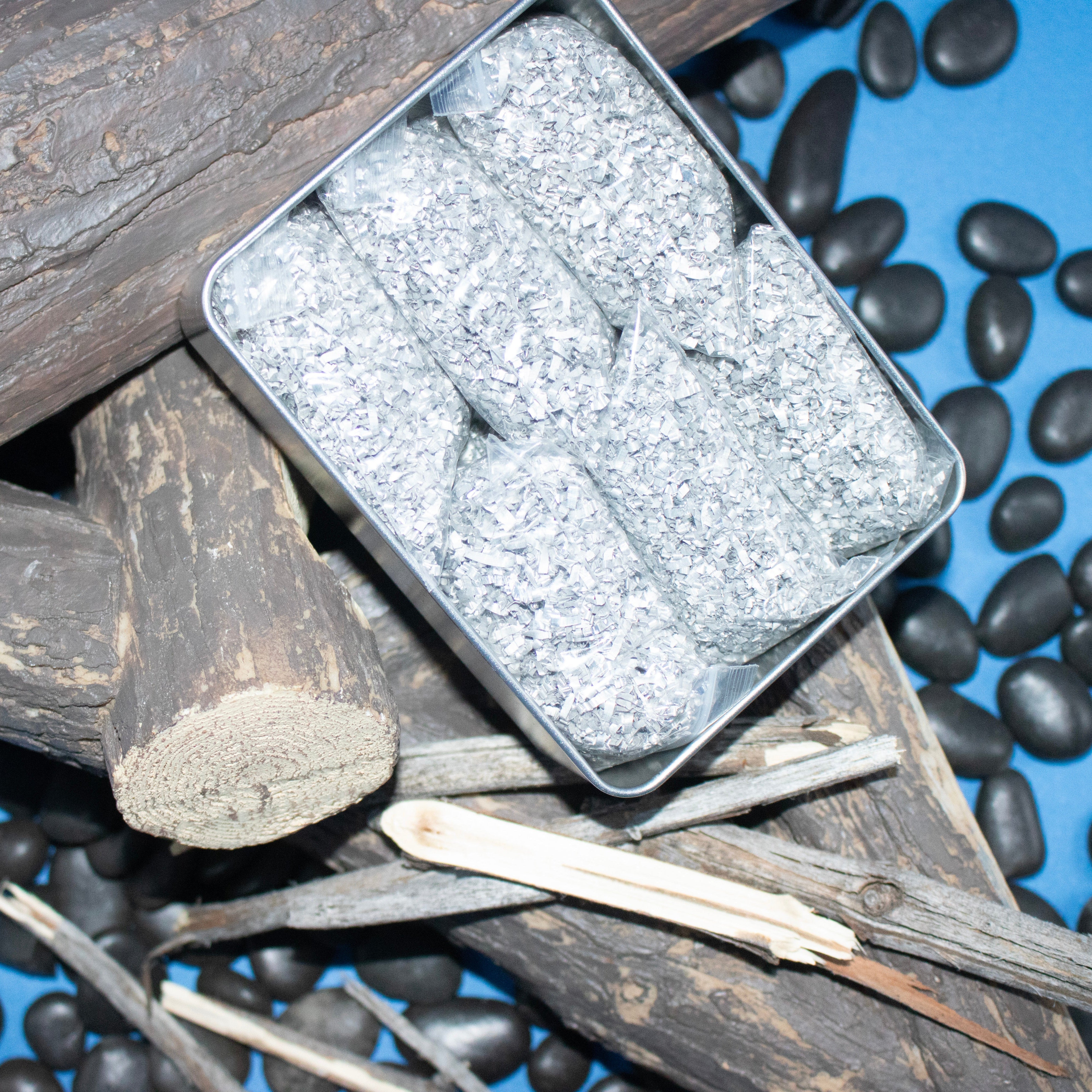 'Emergency Fire Starter' containing bags of magnesium powder