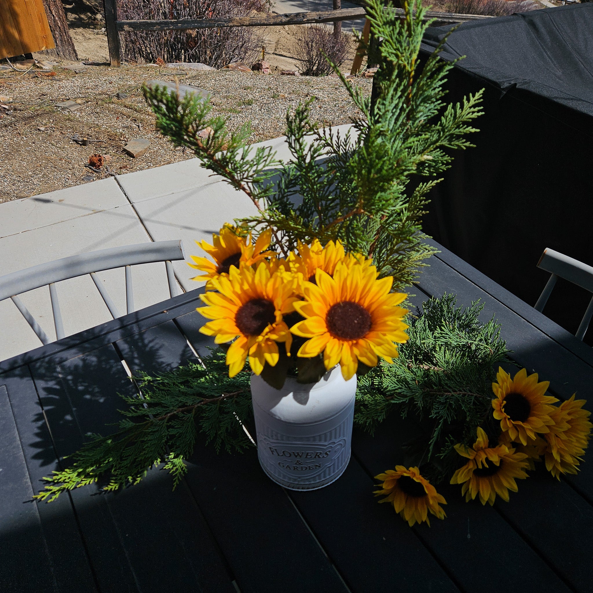 Round Metal Painted Flower & Garden Container with Handles