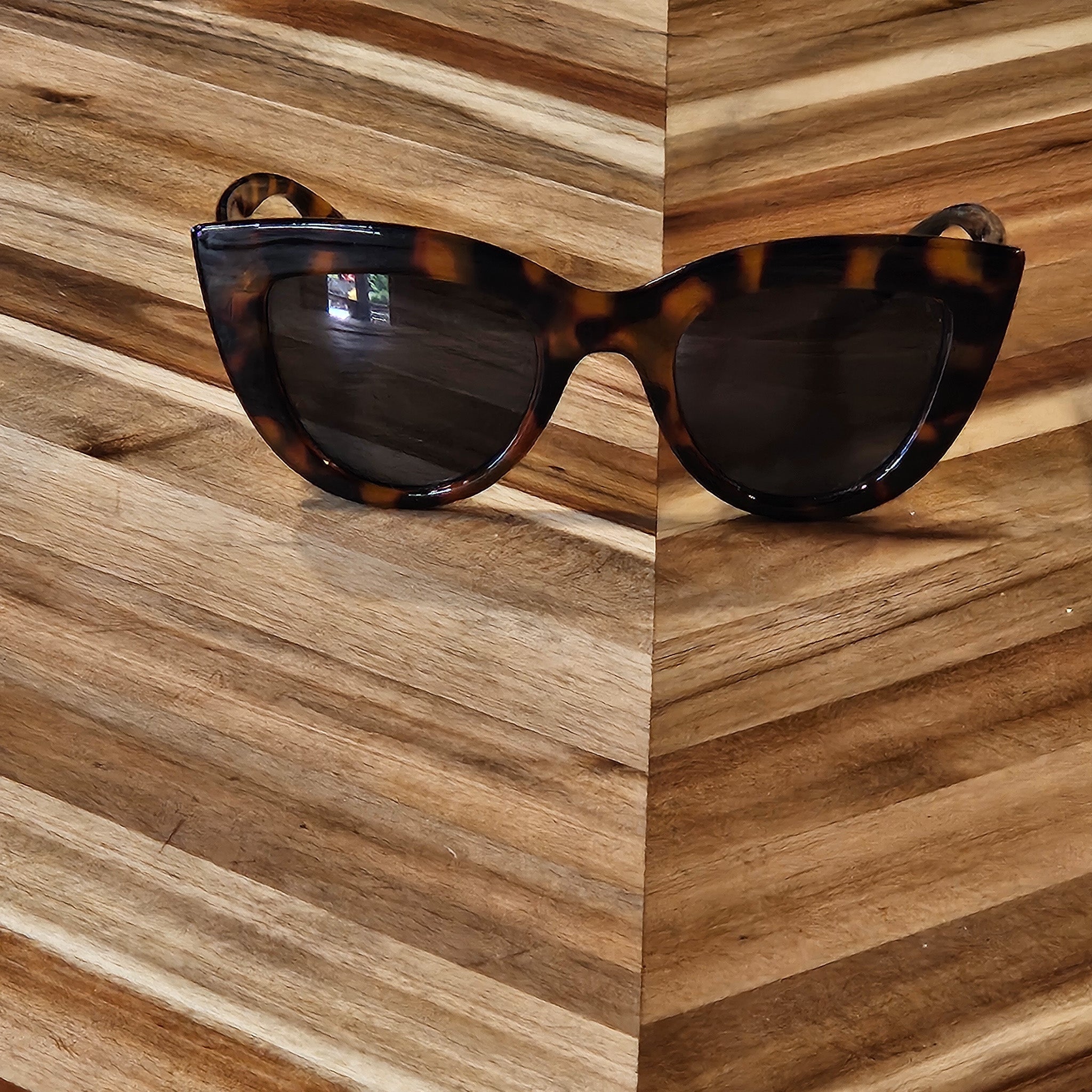 CaliBlue Leopard Print Cat-Eye Sunglasses