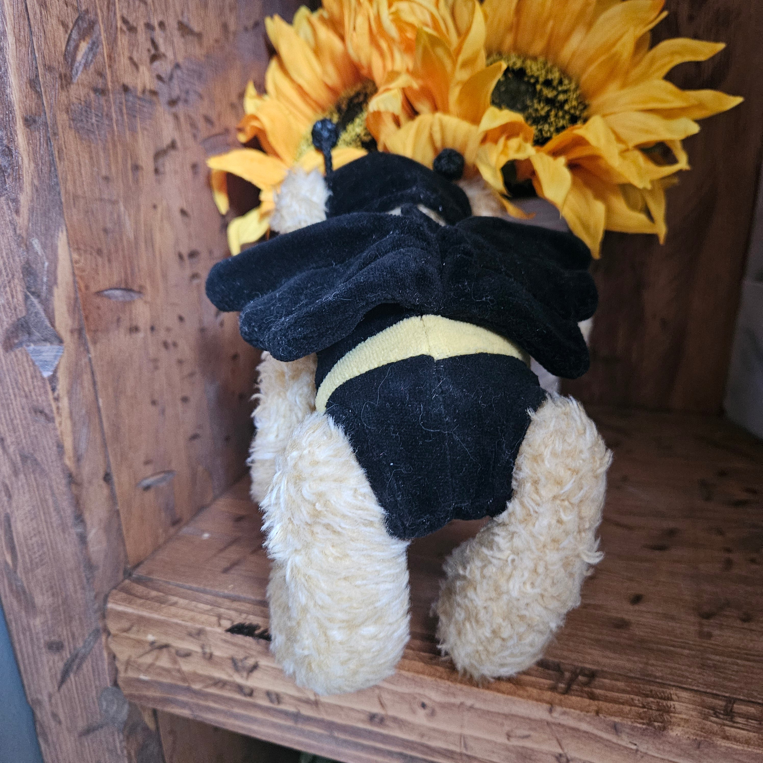 Ty Beanie Babies "Beezee the Bear"