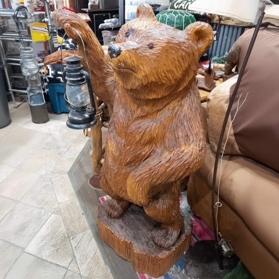 original hand carved wooden bear by Ray Hamari (1997)