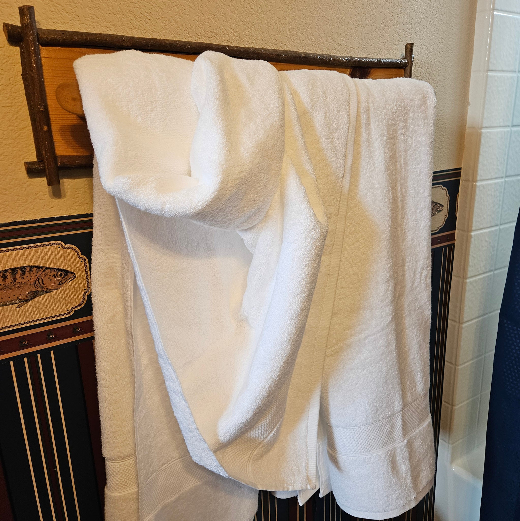 SOHO Living 100% Cotton White Bath Towel