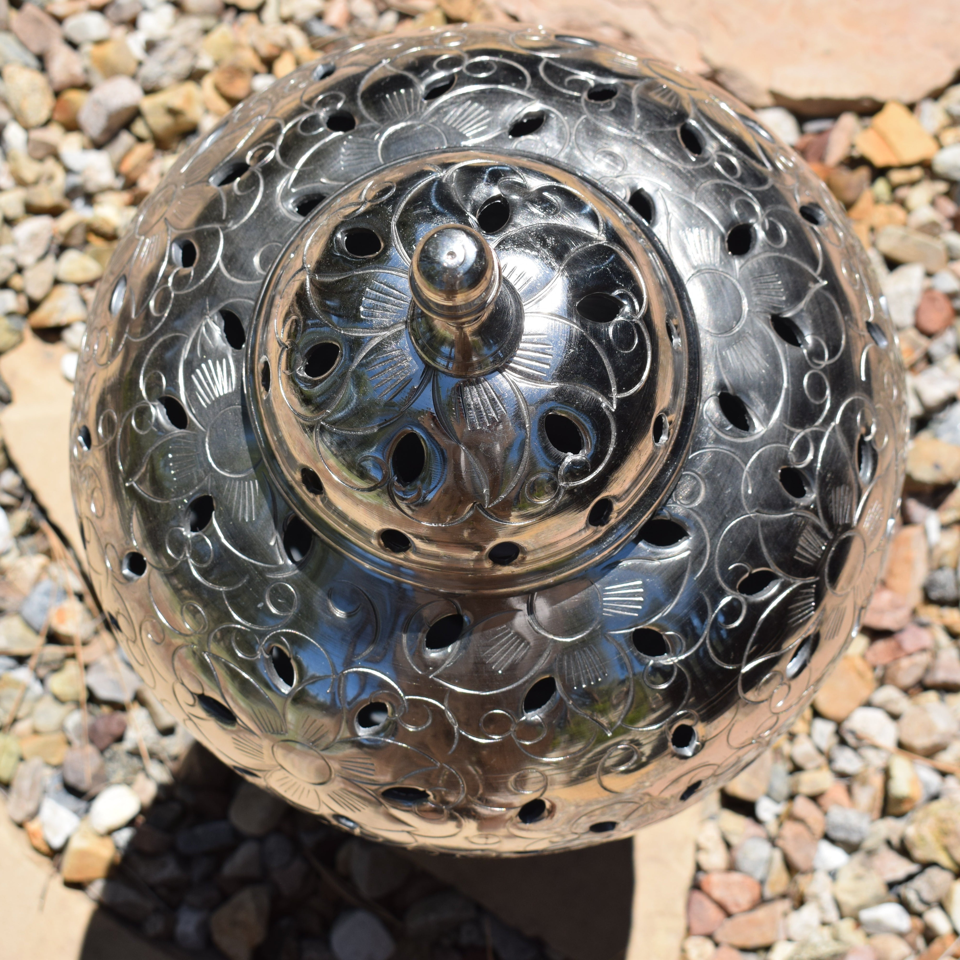 DREXEL HERITAGE CHROME PIERCED METAL 25" TALL GINGER / TEMPLE FLORAL DESIGN