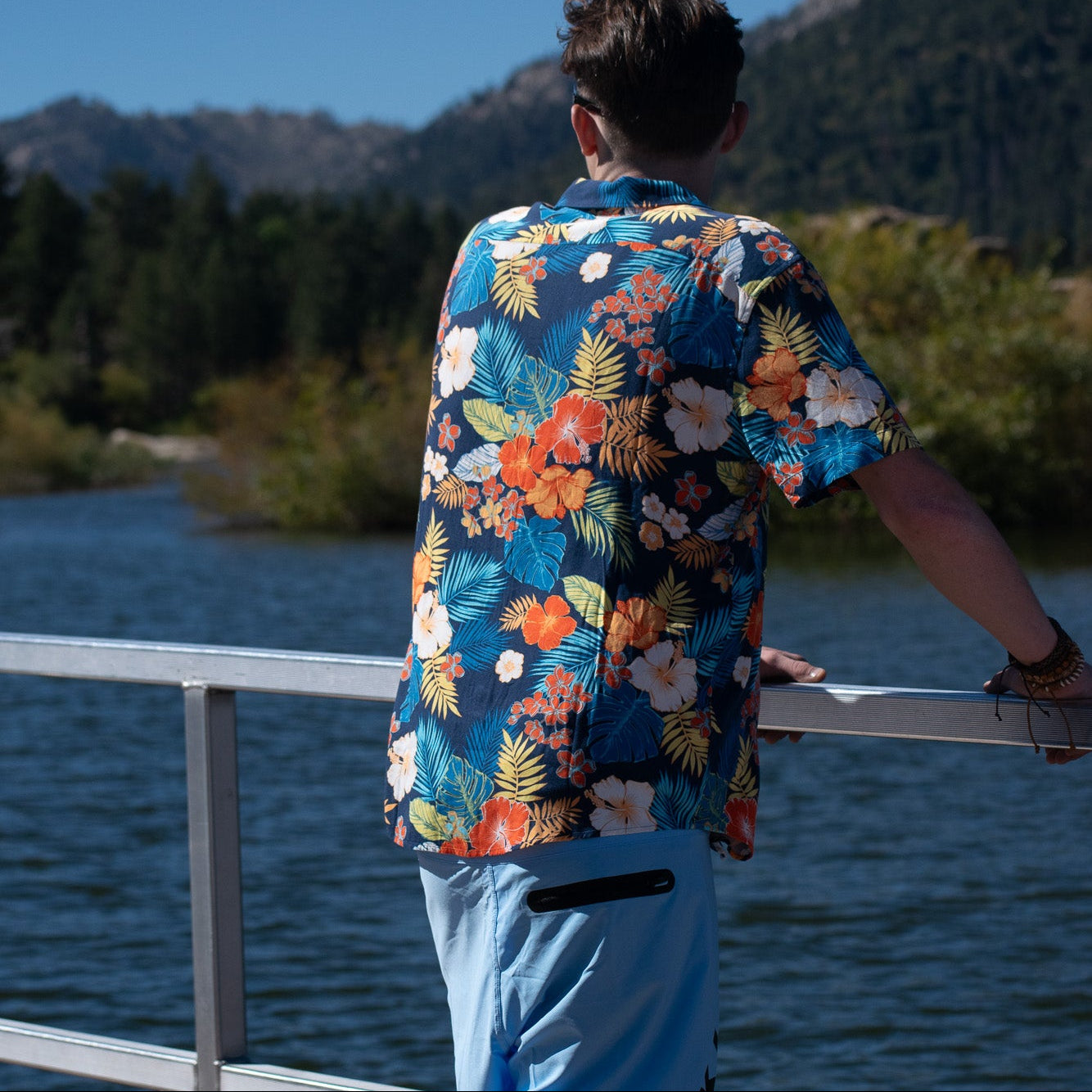 Penguin Hawaiian Blue Floral Button up shirt Size: M