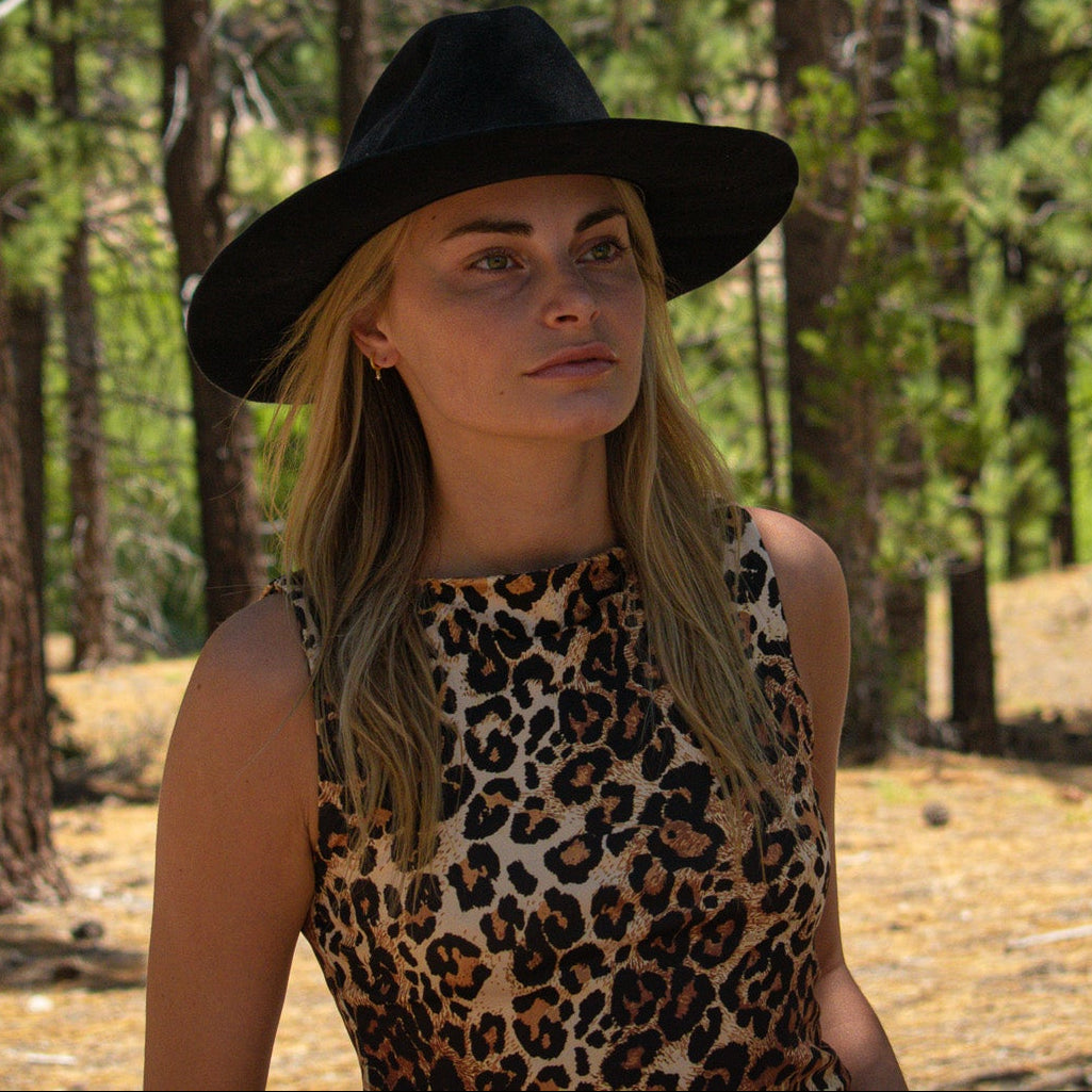 "Live in the Moment Sabrina" Neckline Leopard Print Sleeveless Shirt - Size Large