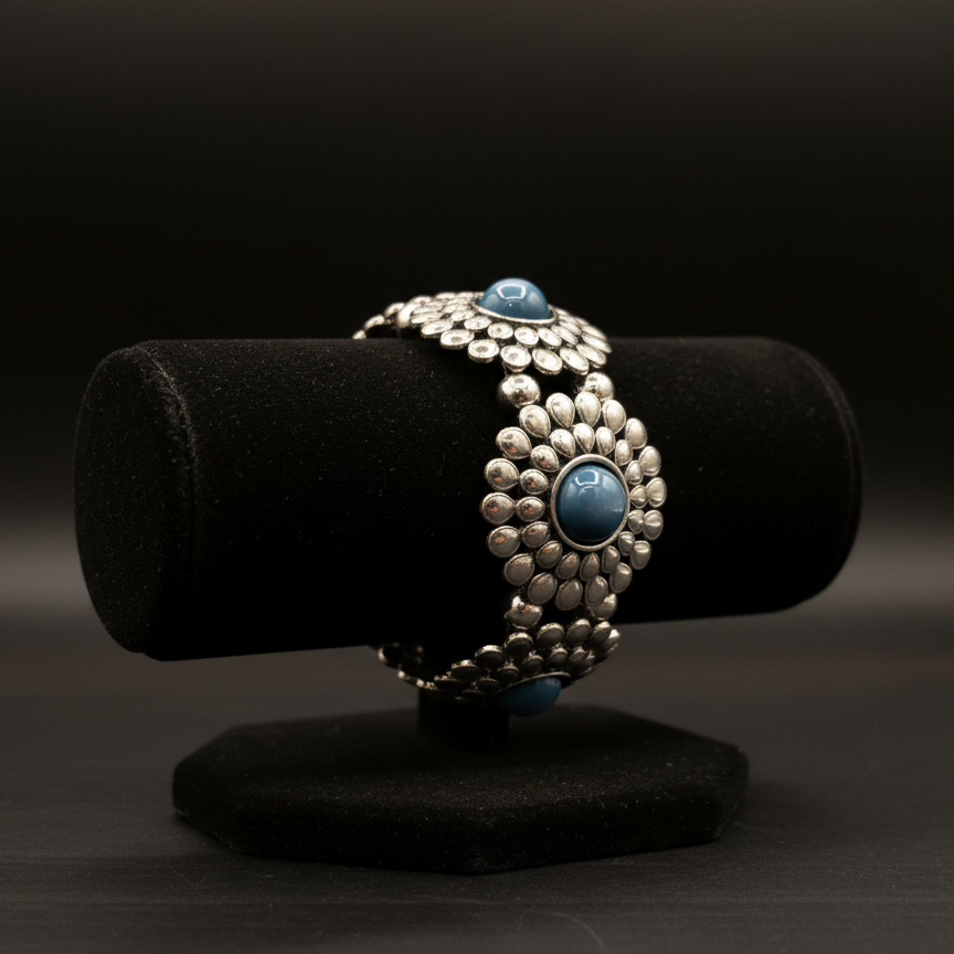 Stunning Western Style Blue Stone Silver Plated Strech Bracelet
