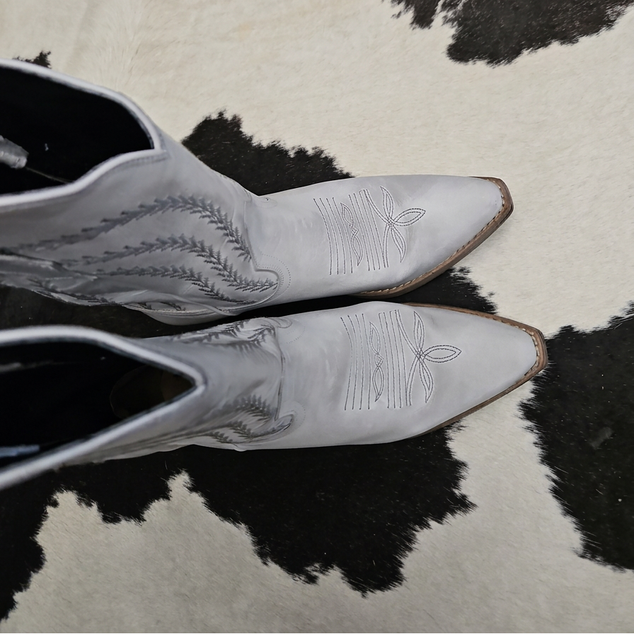 Sterling River Vintage Cowboy Boots Size 7