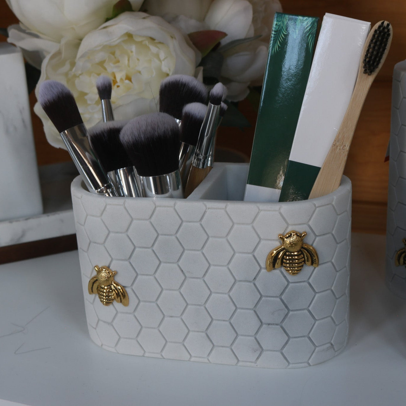 Caro Home Marble Honeycomb Makeup Brush Holder with Bee Detail