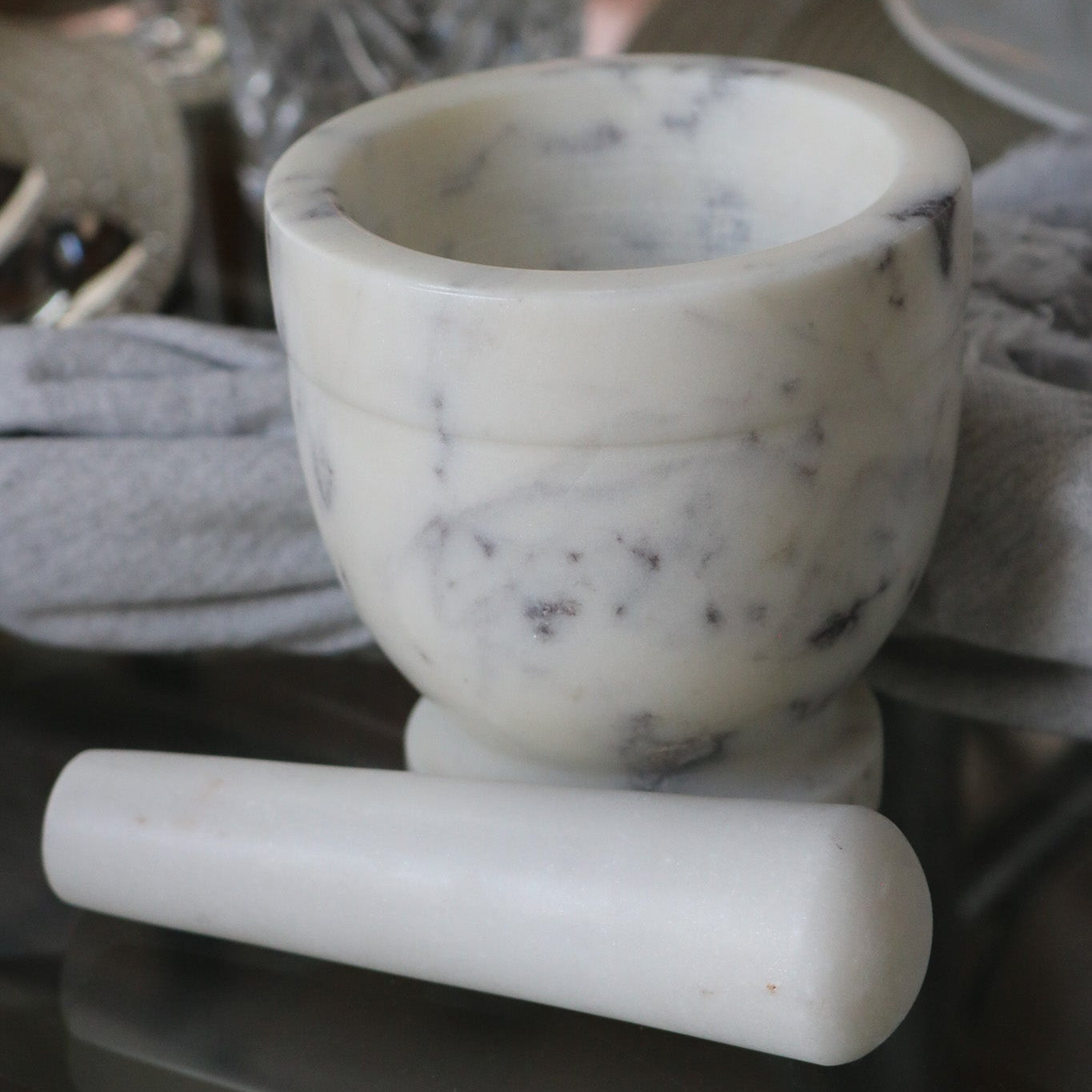 White and Grey Marbled Pestle and Mortar Set