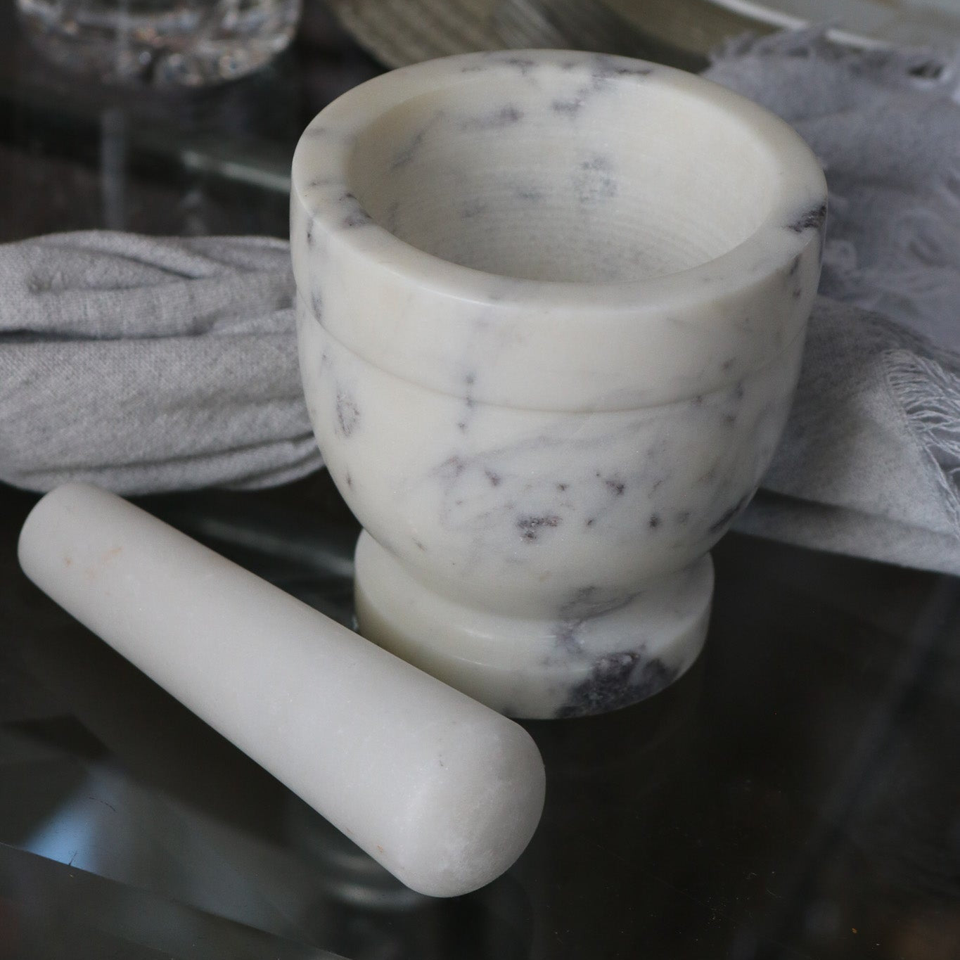 White and Grey Marbled Pestle and Mortar Set