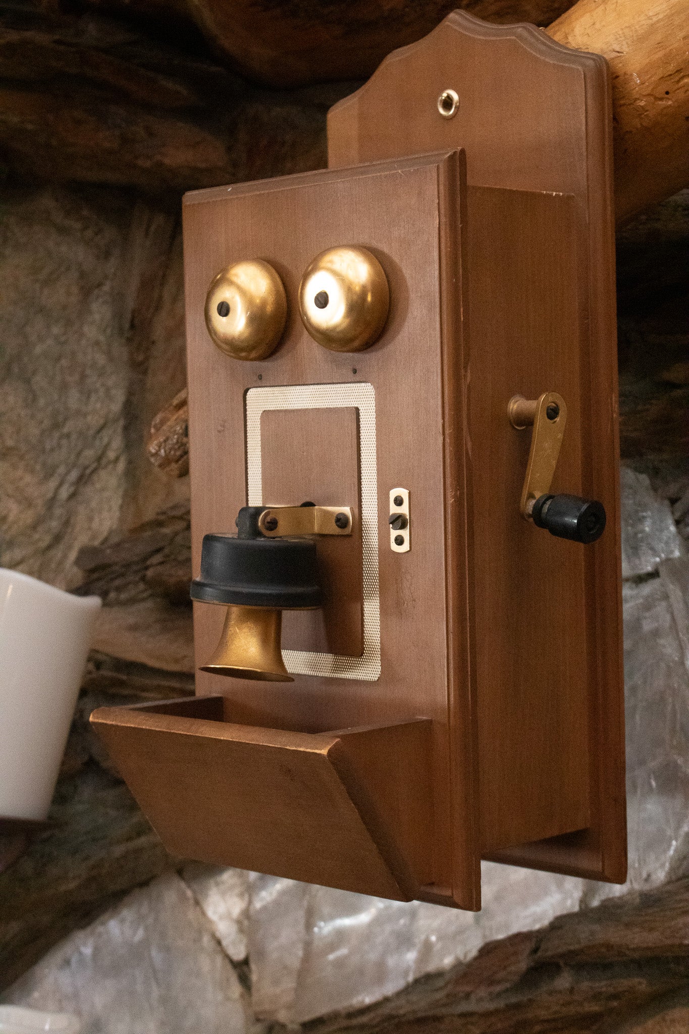 Anique Telephone Audition 8 Transistor Radio Replica Wooden Wall Phone