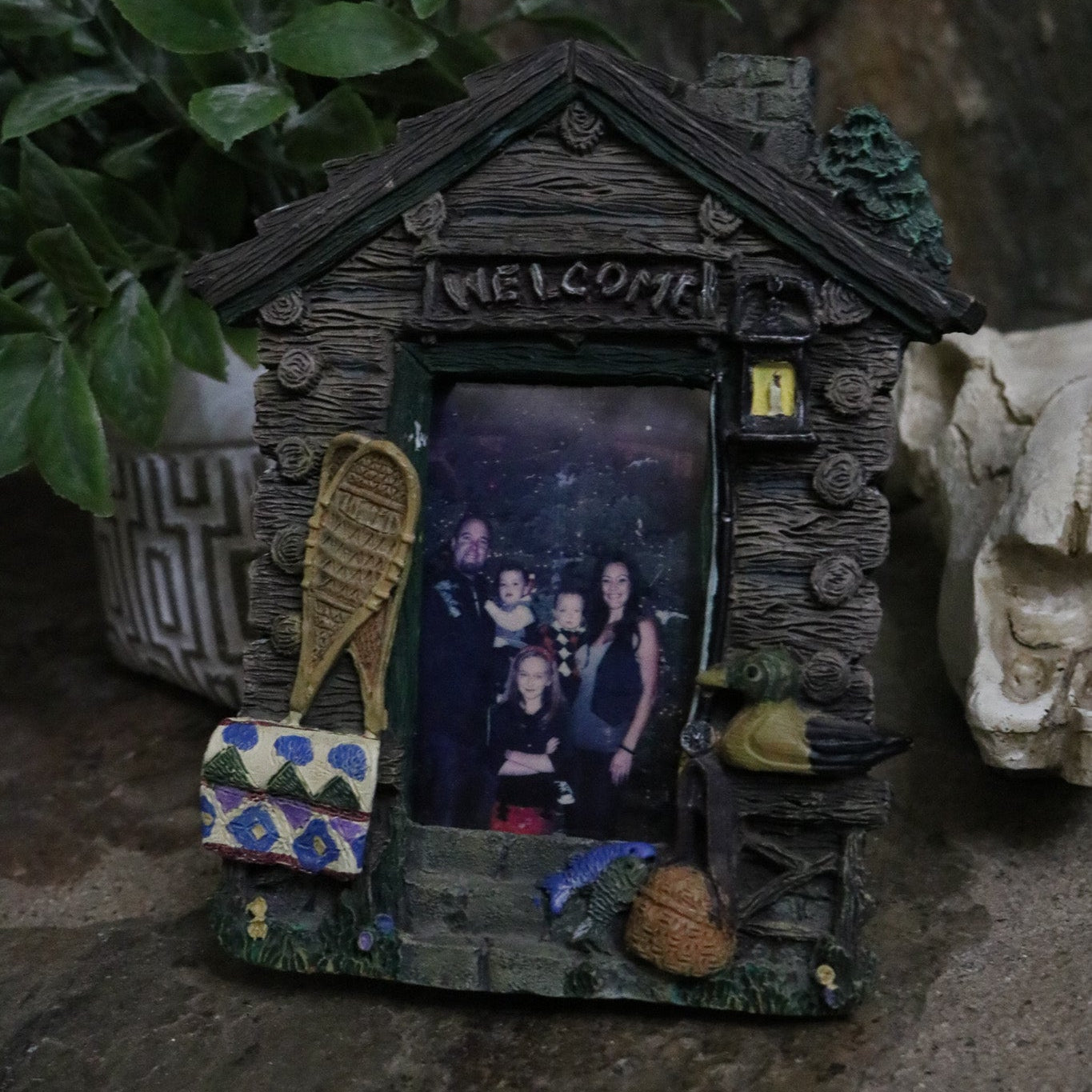 Mini Cabin 3D Design 3 1/2" x 5 1/2" Picture Frame