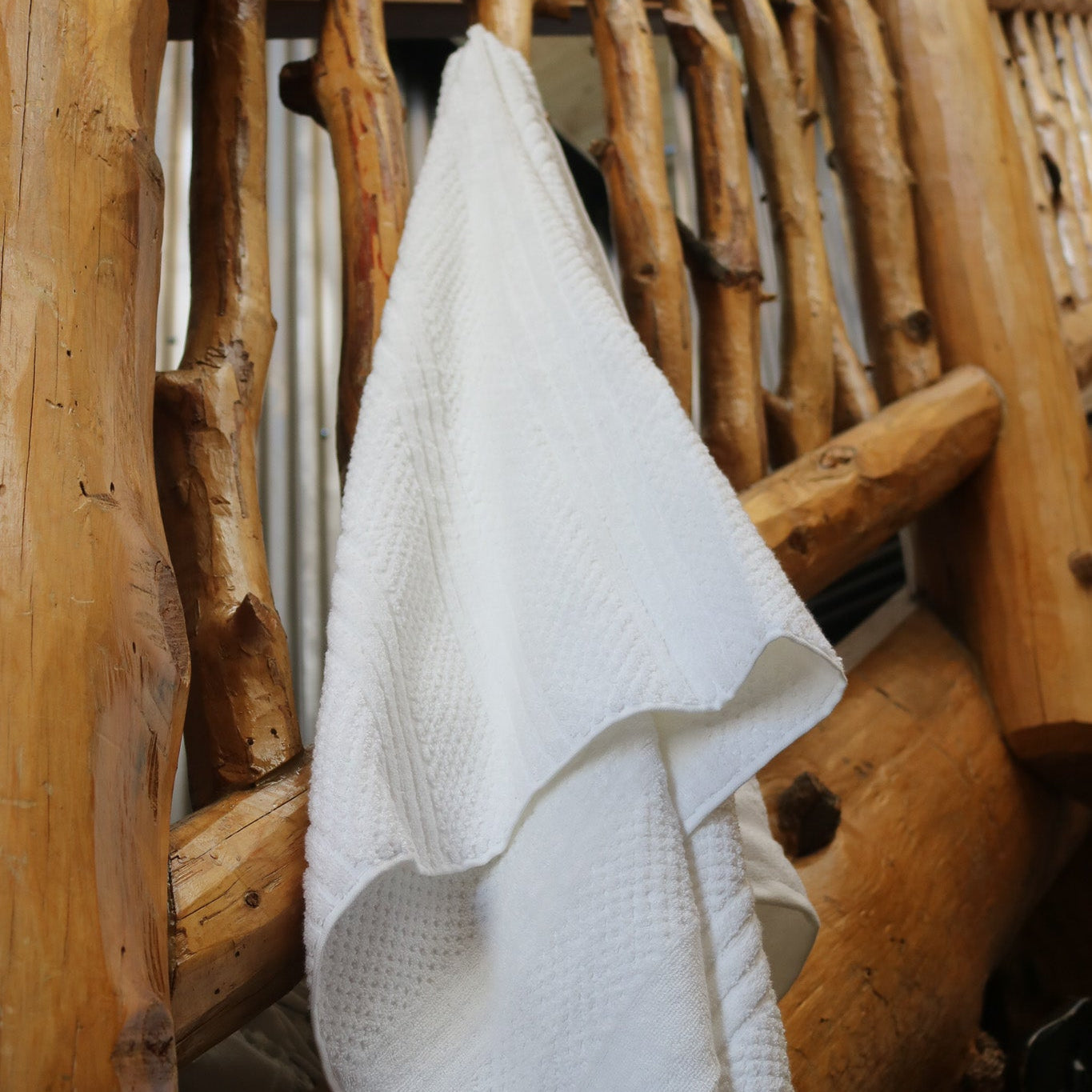 Common Thread Brand 6 Piece White Towel Set