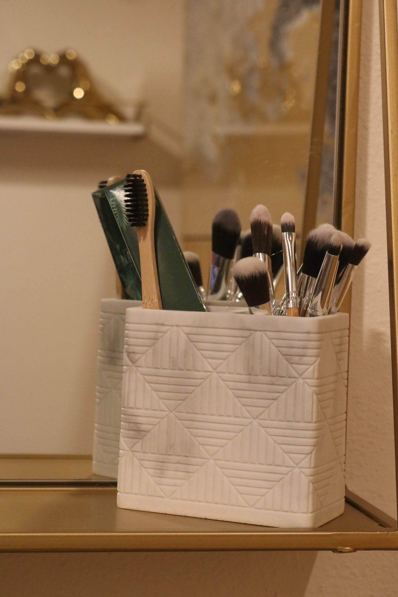 Tahari Home Marble Toothbrush Holder – Elegant Bathroom Accessory