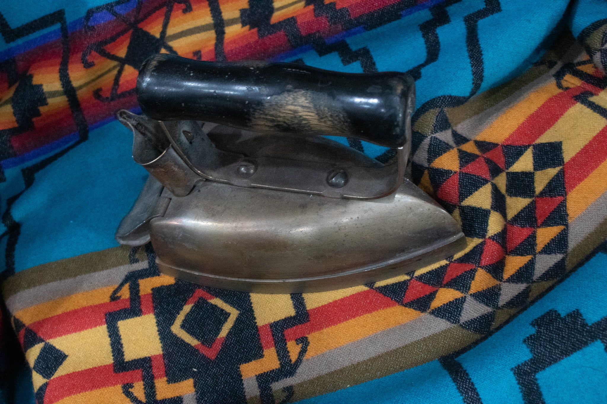 Edison 1906 Electric Cast Iron with Missing Electric Cord