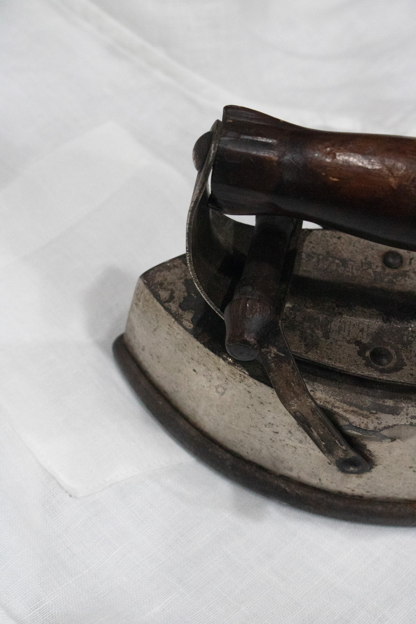 Wood Handle Cast Iron with Removable Hot Plate