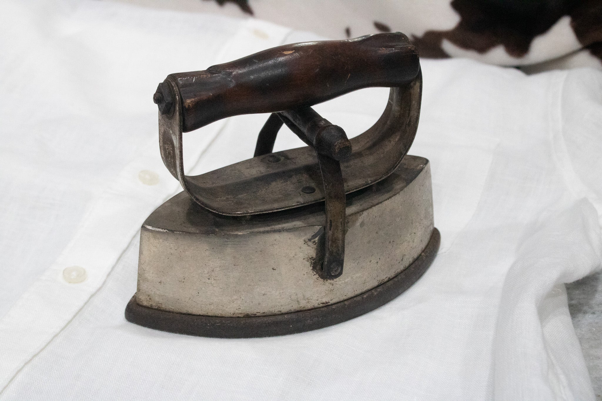 Wood Handle Cast Iron with Removable Hot Plate