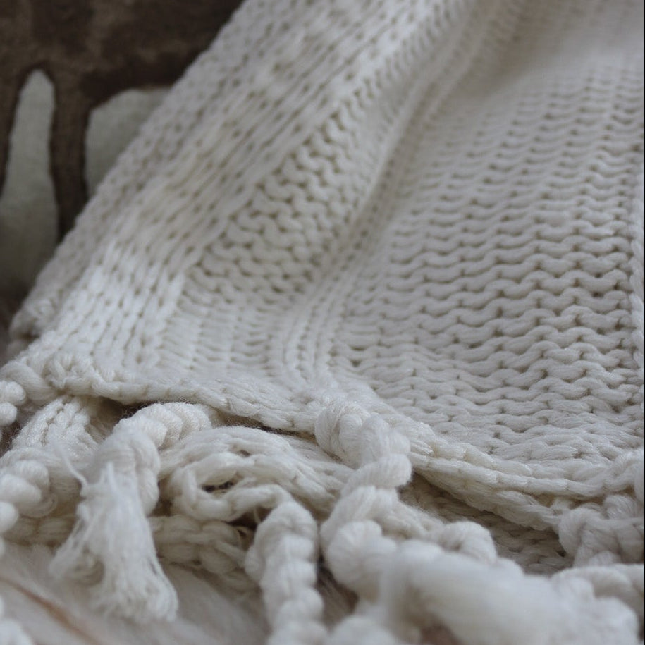 Pottery Barn Bryson White Luxuriously Knitted Soft Throw Blanket 50 x 60 Inches
